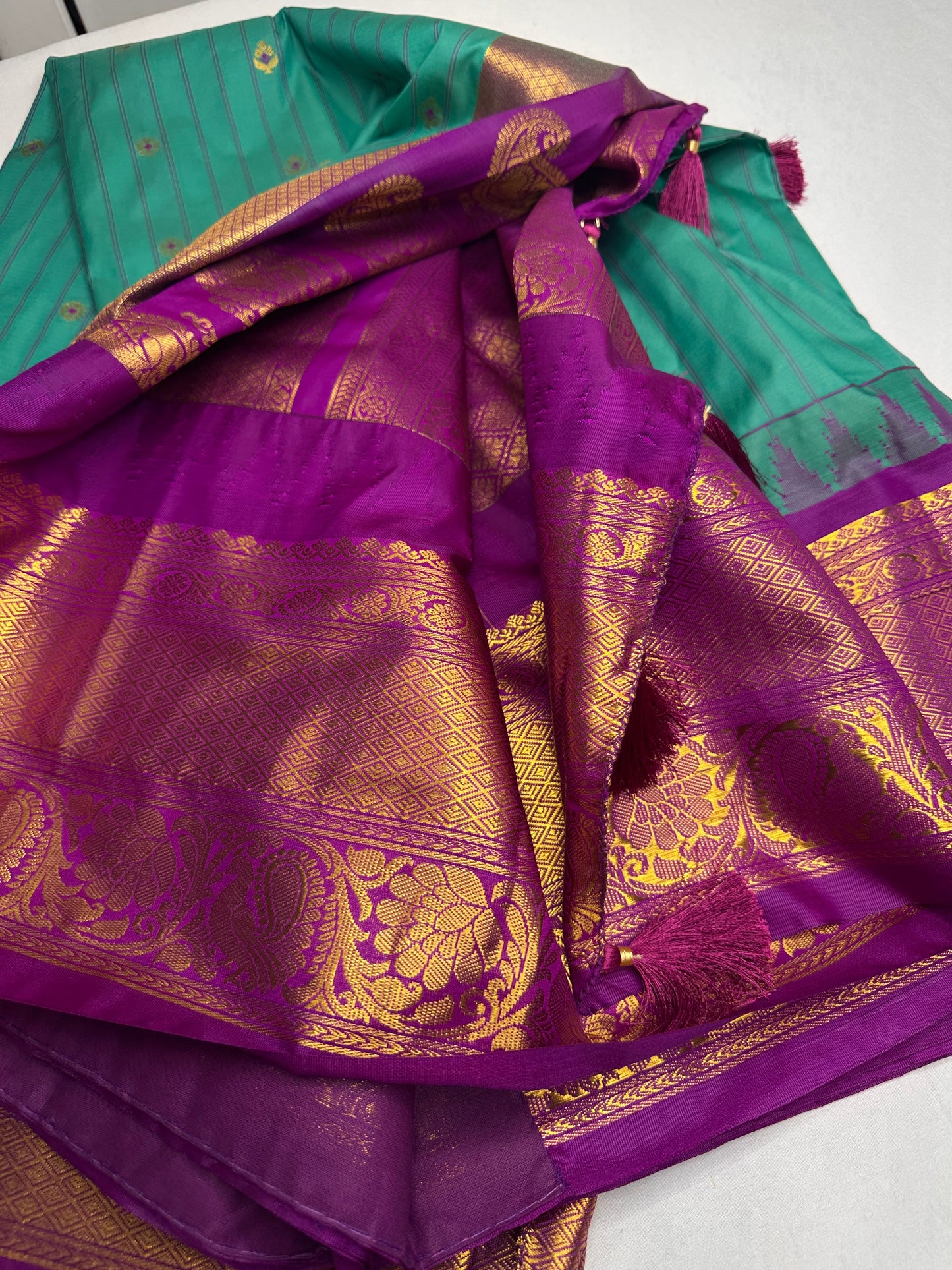 Gadwal Pattu Green Magenta Soft Silk Saree