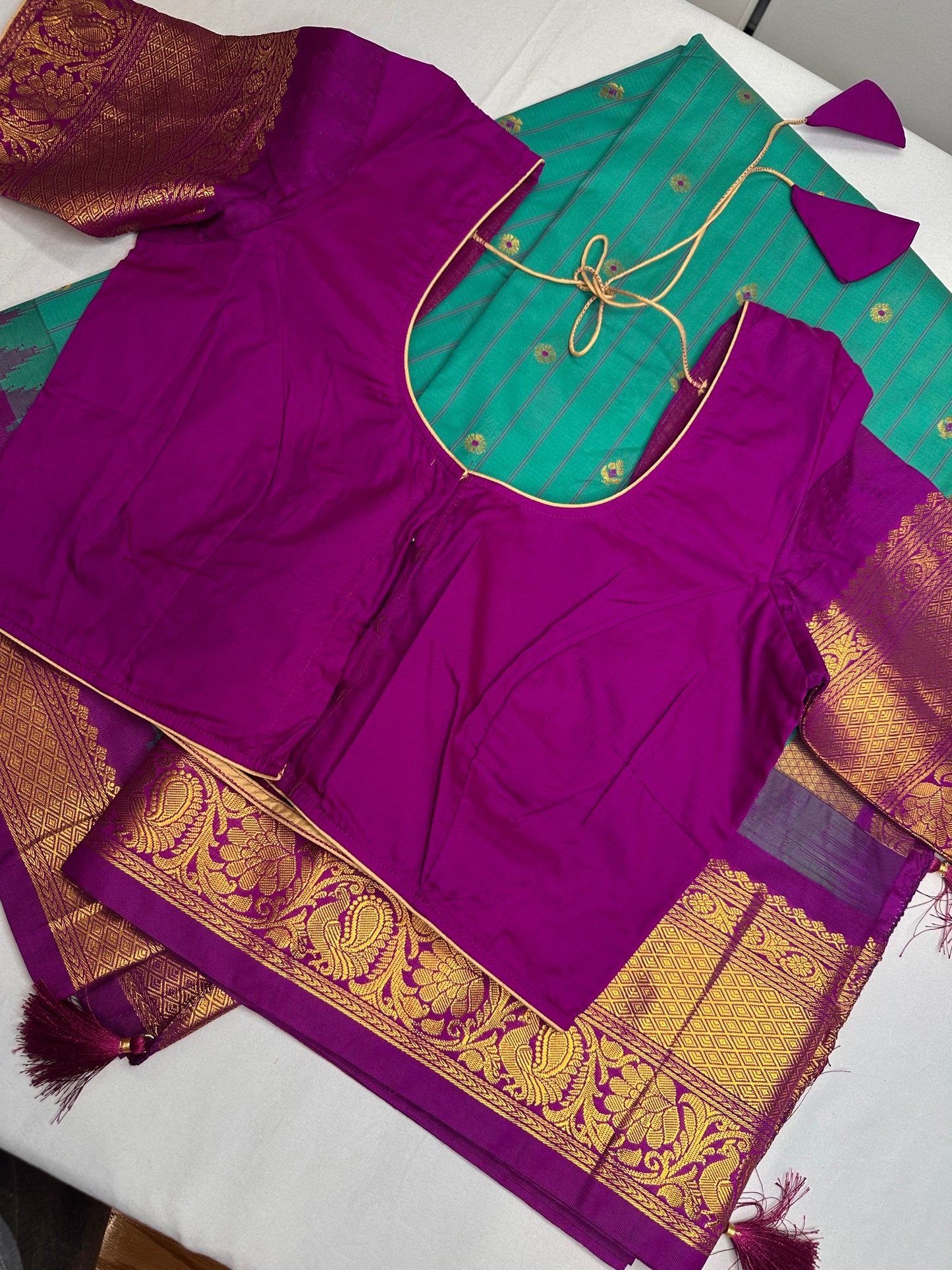 Gadwal Pattu Green Magenta Soft Silk Saree