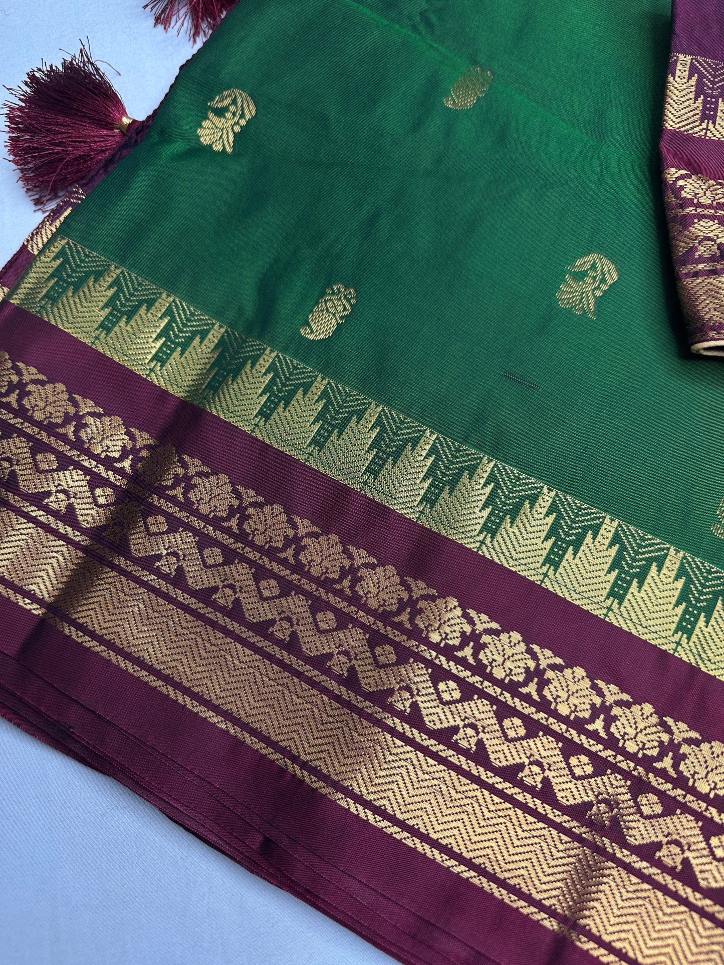 Gadwal Pattu Green Maroon Soft Silk Saree