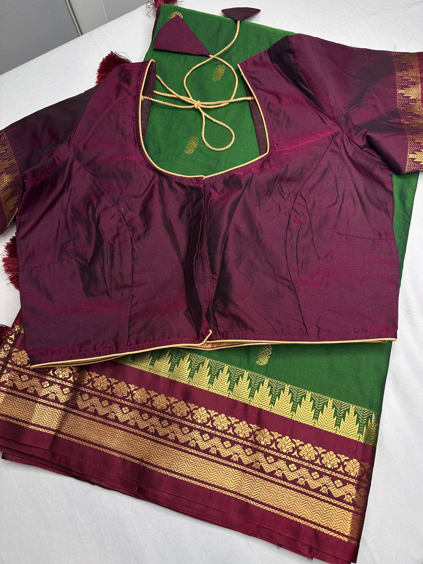 Gadwal Pattu Green Maroon Soft Silk Saree