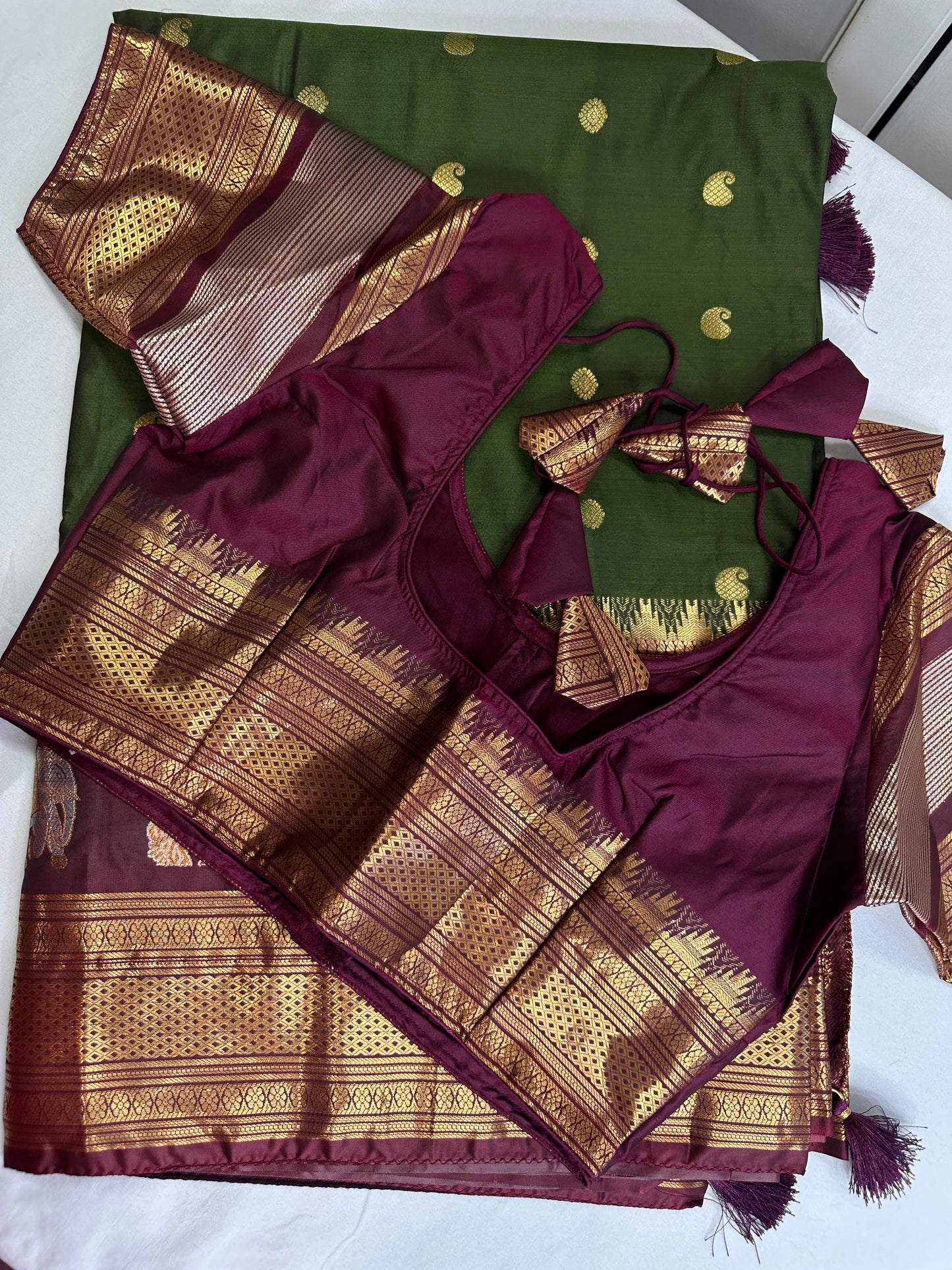 Mangalgiri Pattu Elephant Peacock Border Green Silk Saree