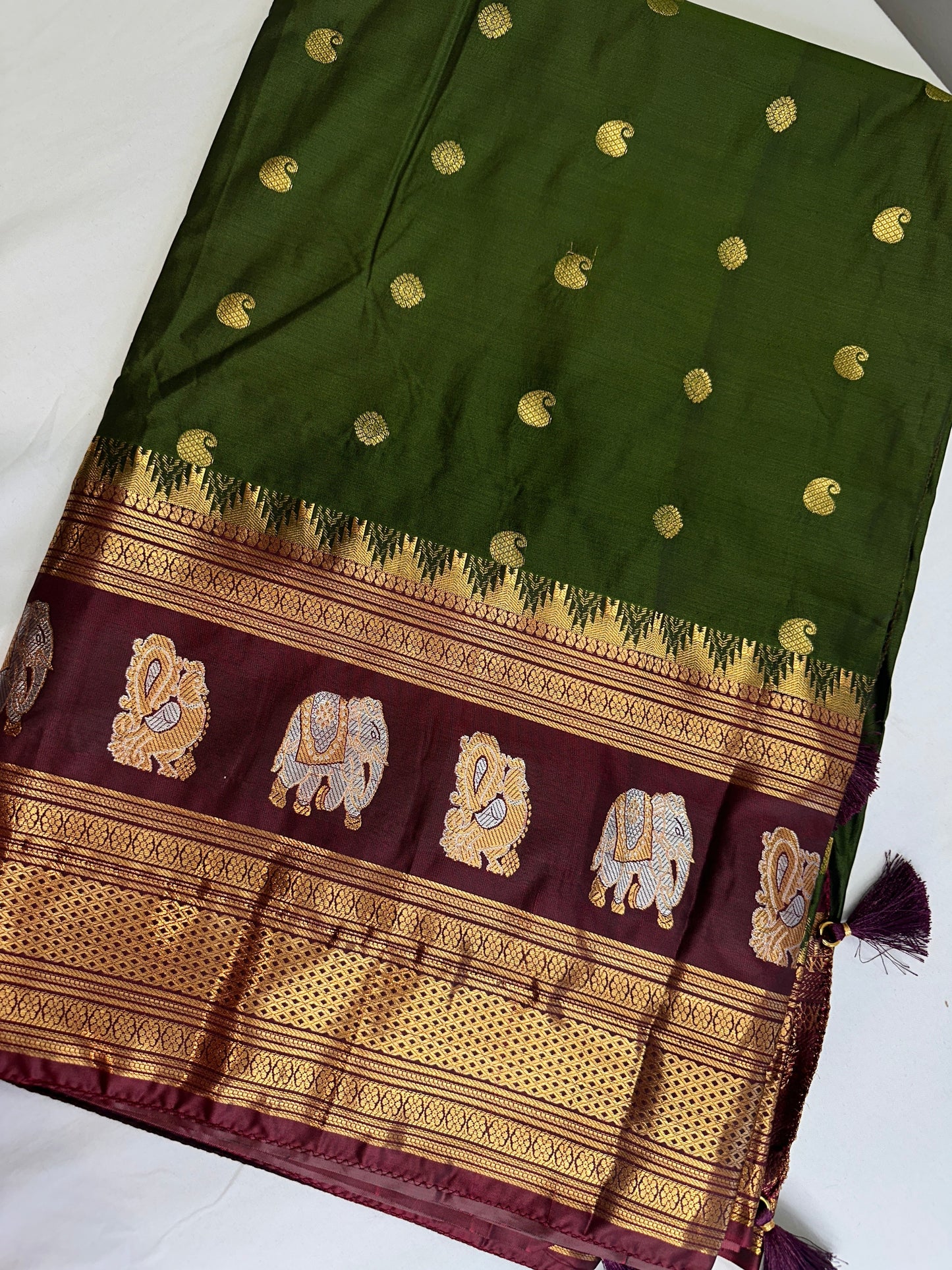 Mangalgiri Pattu Elephant Peacock Border Green Silk Saree