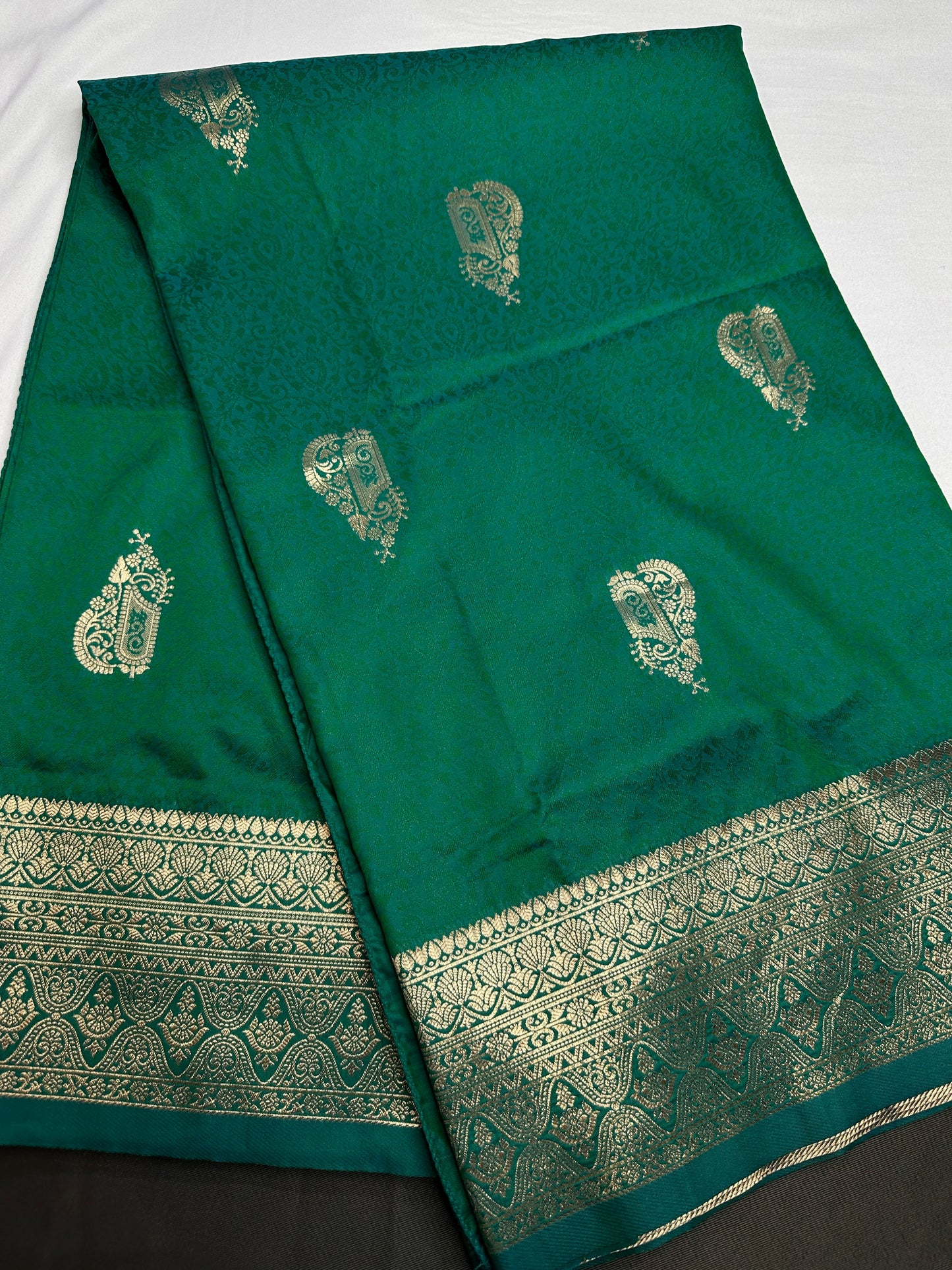 Self Weaving Green Zari Silk Saree