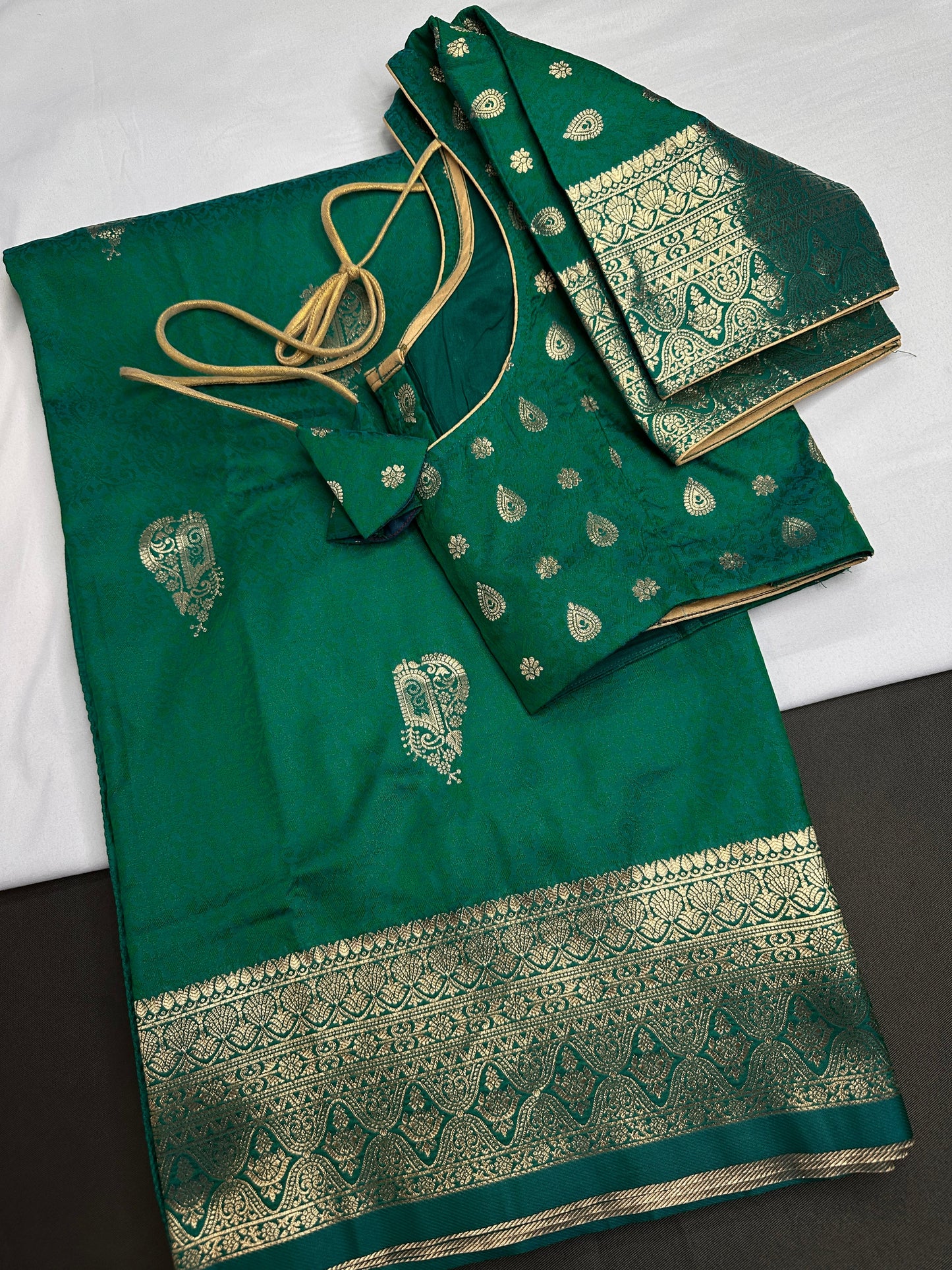 Self Weaving Green Zari Silk Saree