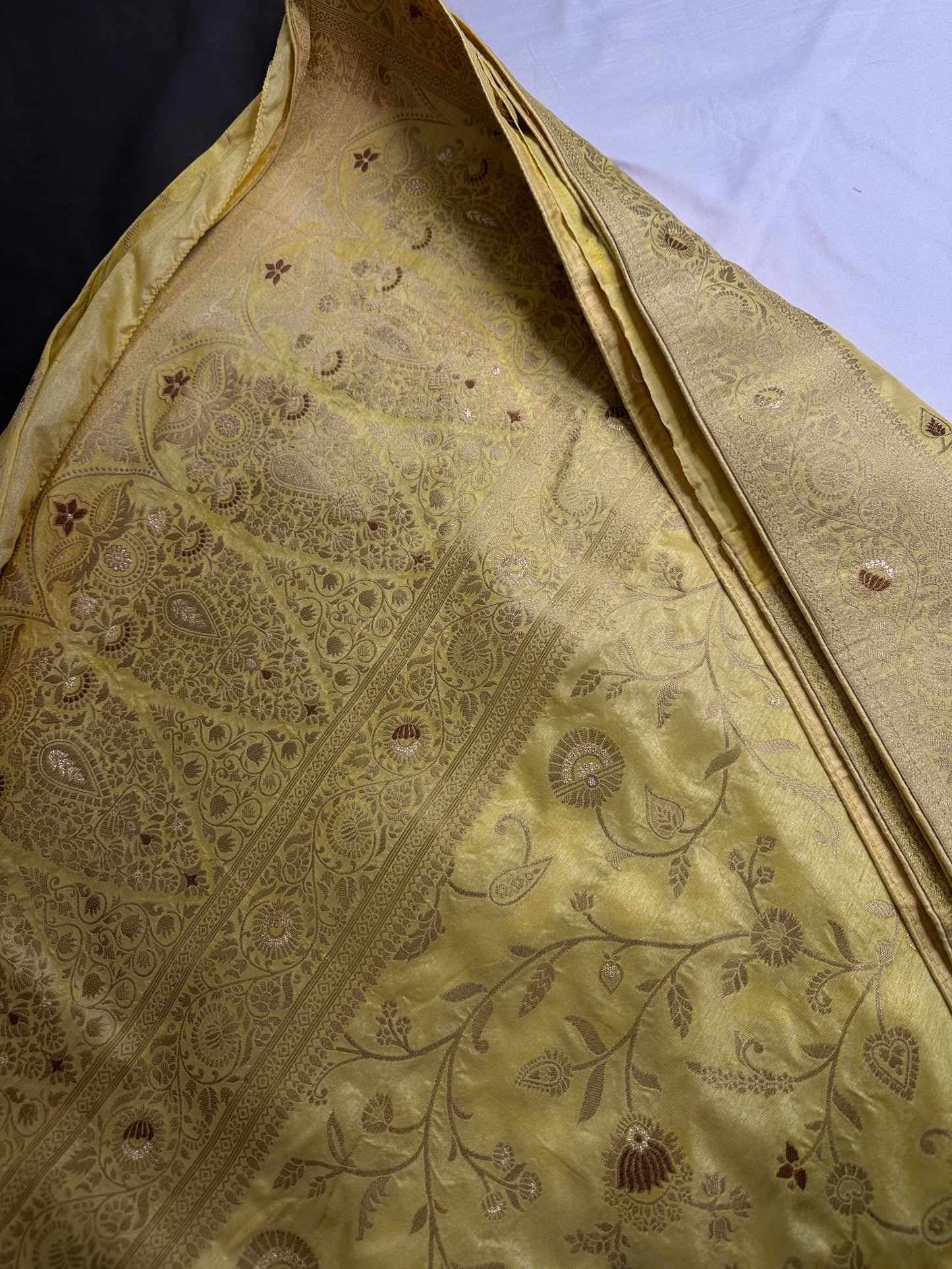 Banarsi Munga Silk Lemon Yellow Saree