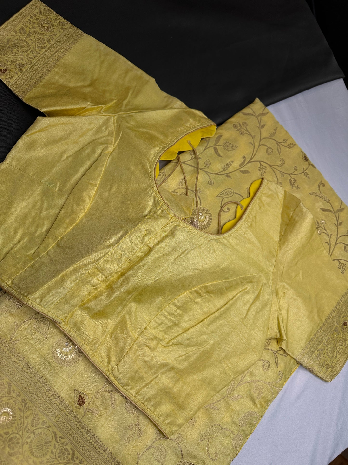 Banarsi Munga Silk Lemon Yellow Saree