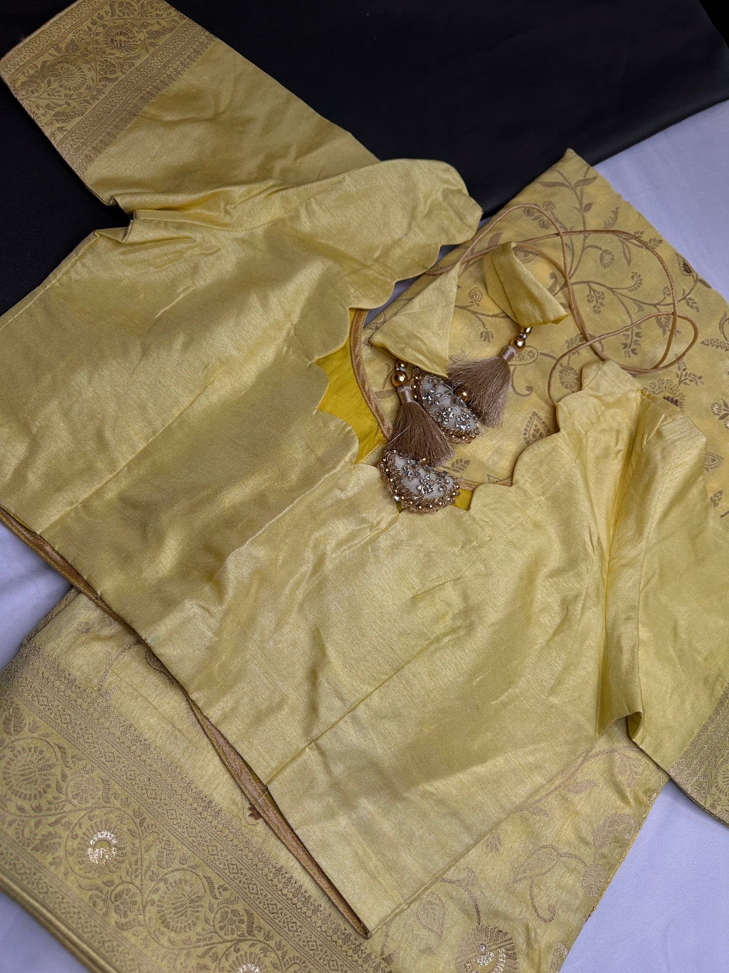 Banarsi Munga Silk Lemon Yellow Saree