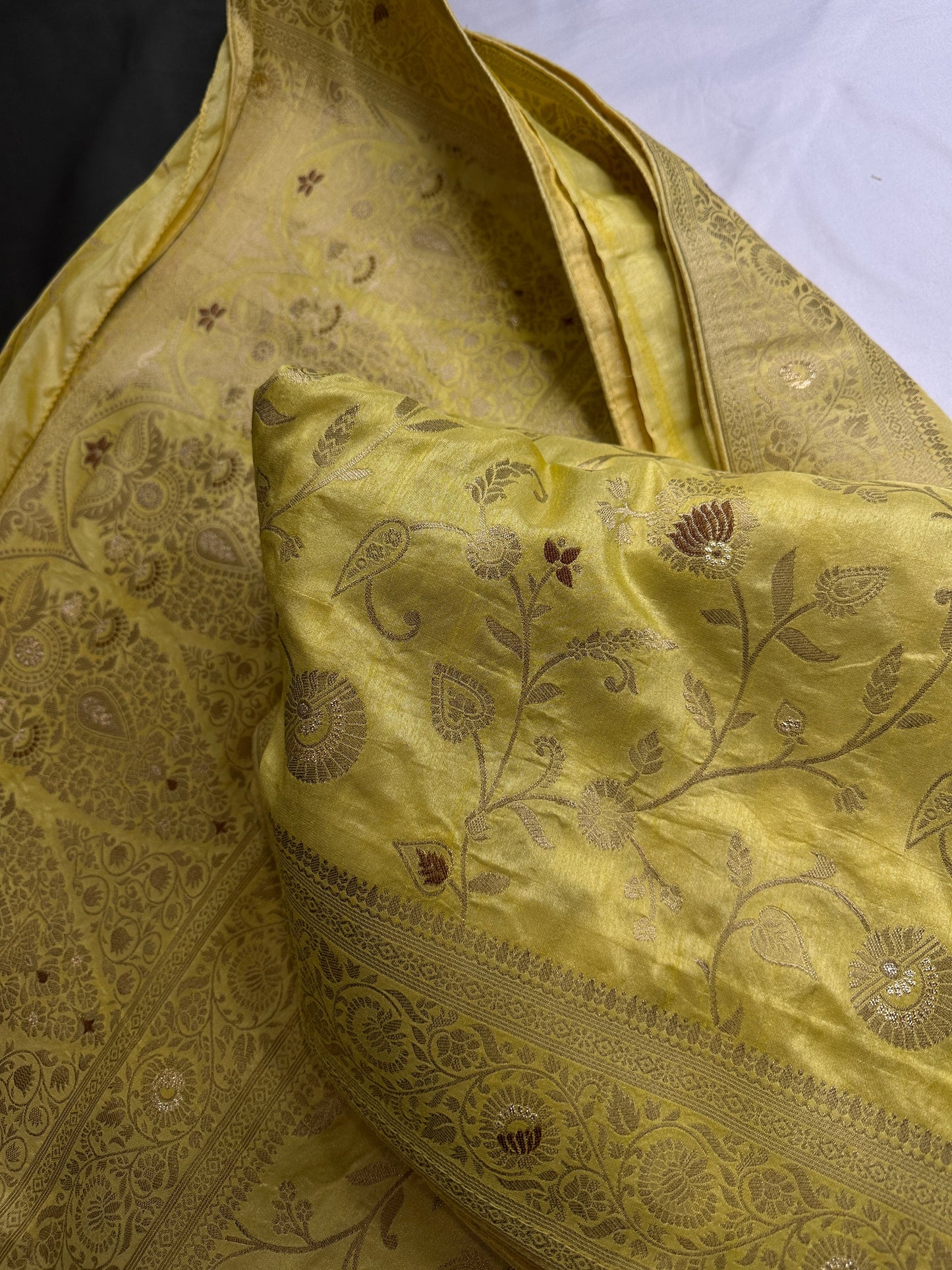 Banarsi Munga Silk Lemon Yellow Saree