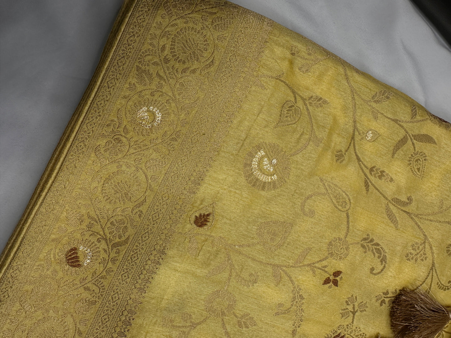 Banarsi Munga Silk Lemon Yellow Saree