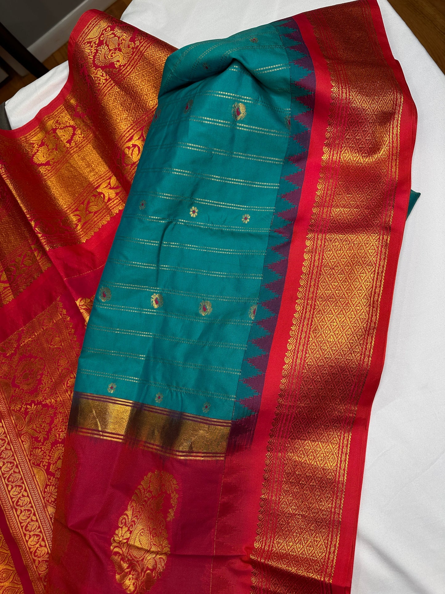 Gadwal Pattu Green Pink Soft Silk Saree