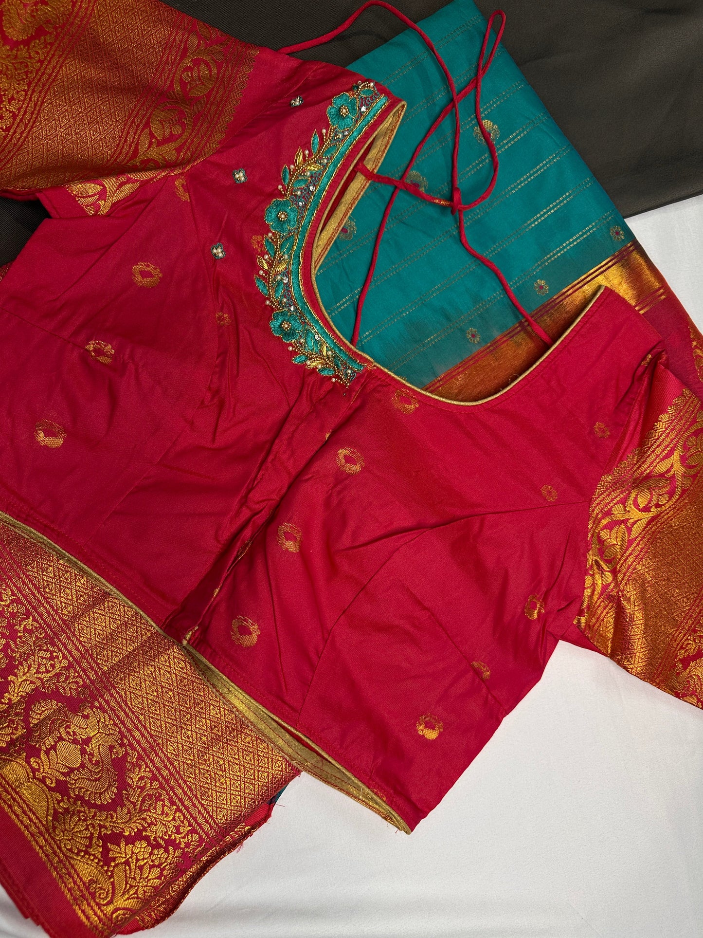 Gadwal Pattu Green Pink Soft Silk Saree