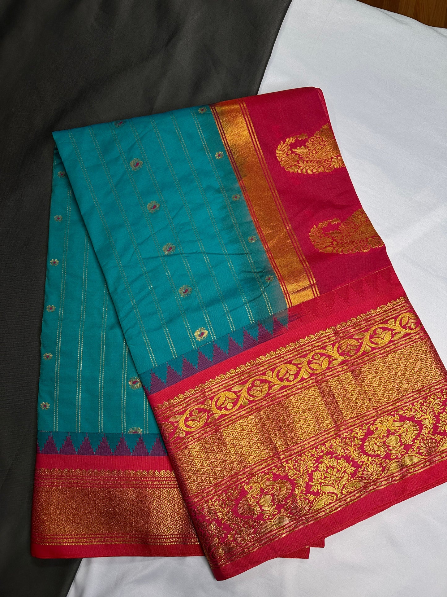 Gadwal Pattu Green Pink Soft Silk Saree