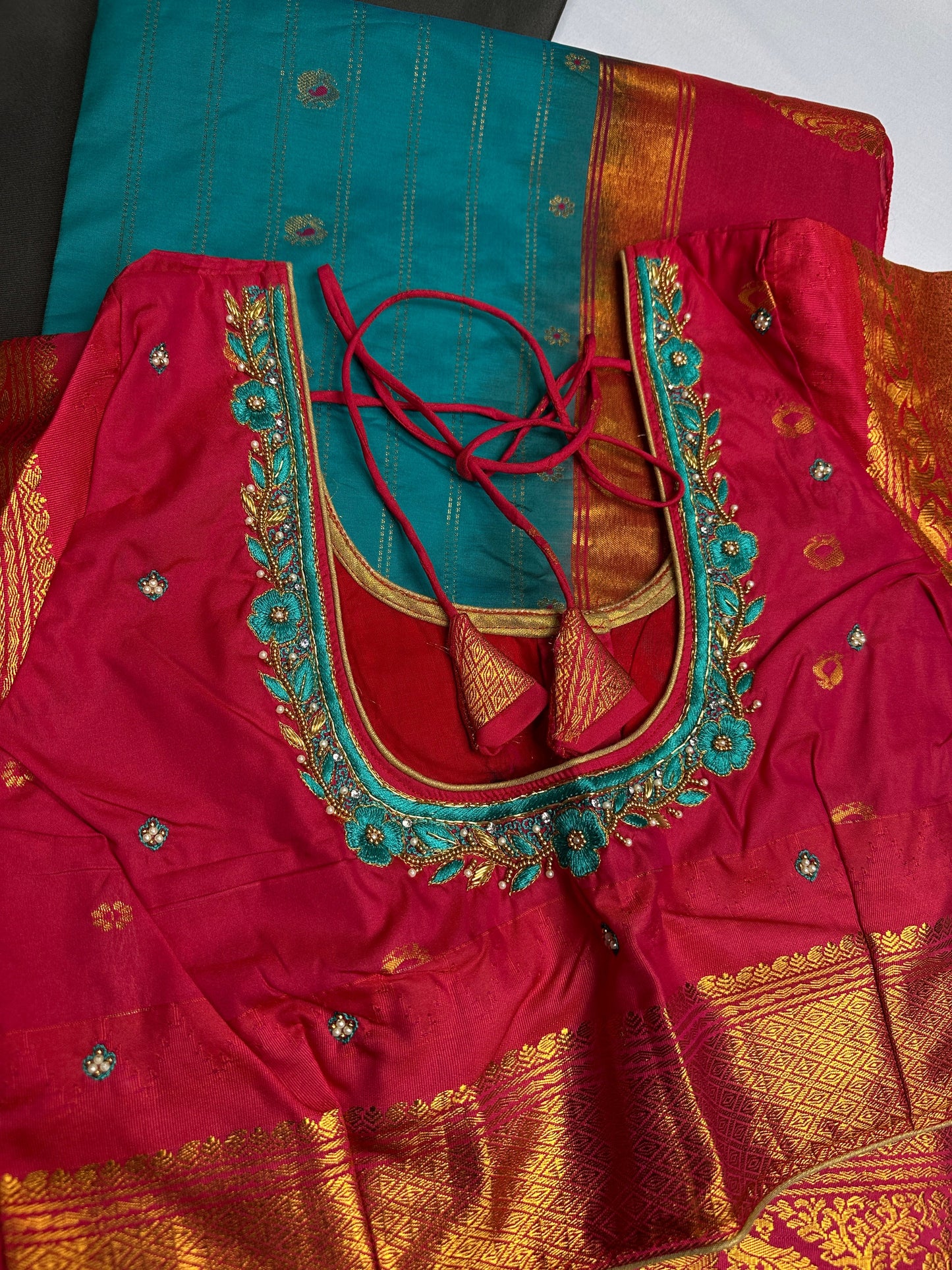 Gadwal Pattu Green Pink Soft Silk Saree