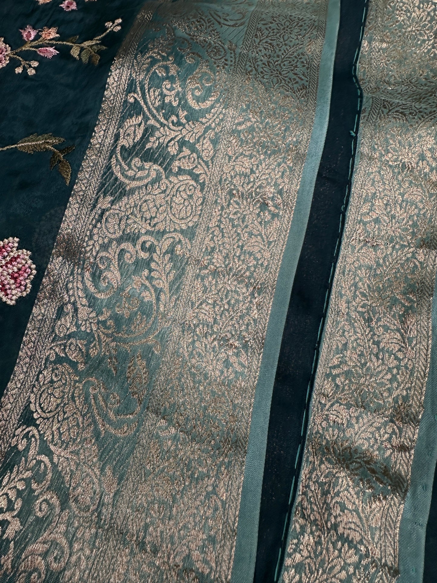 Floral Embroidery Crepe Tissue Saree