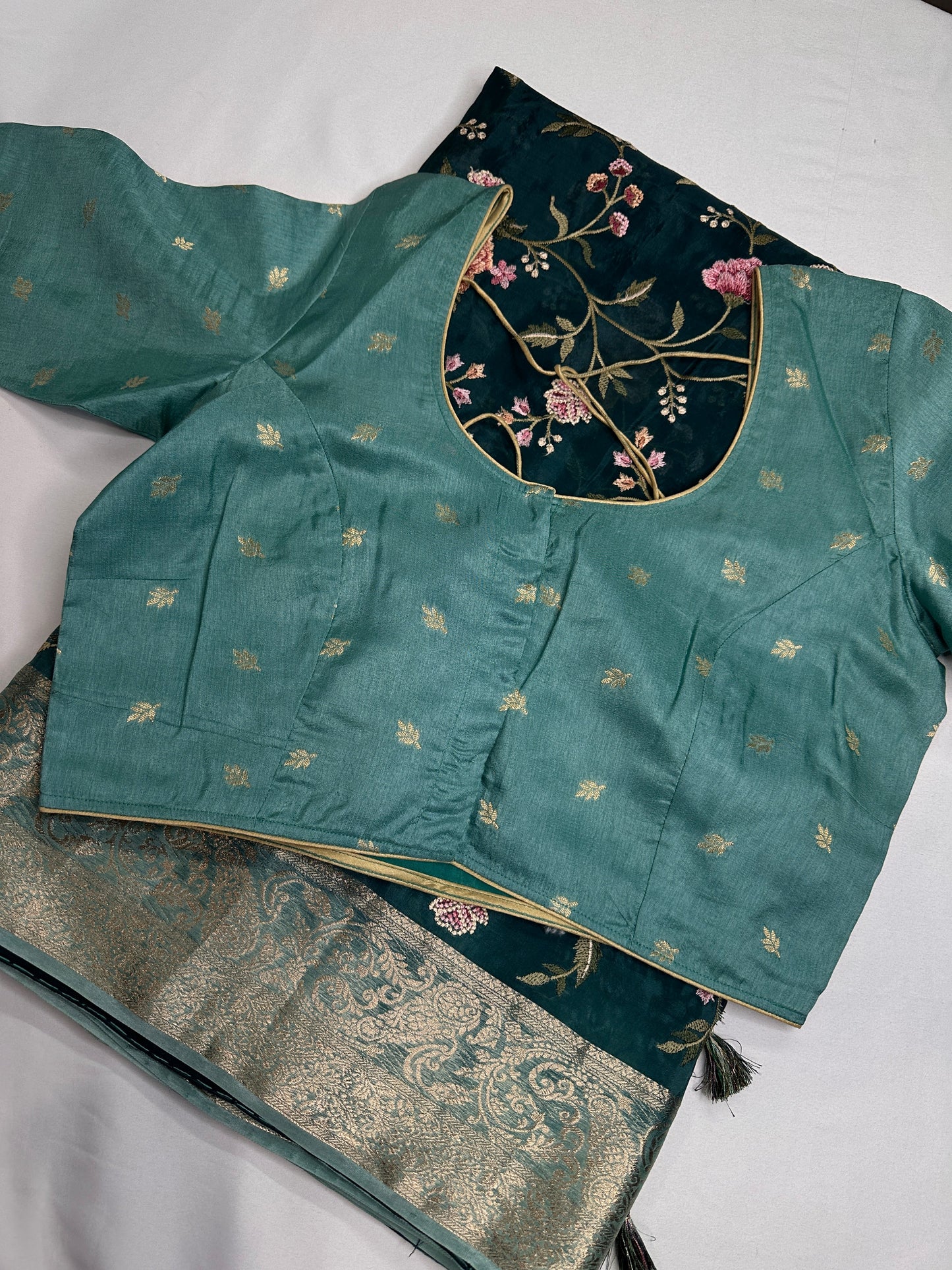 Floral Embroidery Crepe Tissue Saree