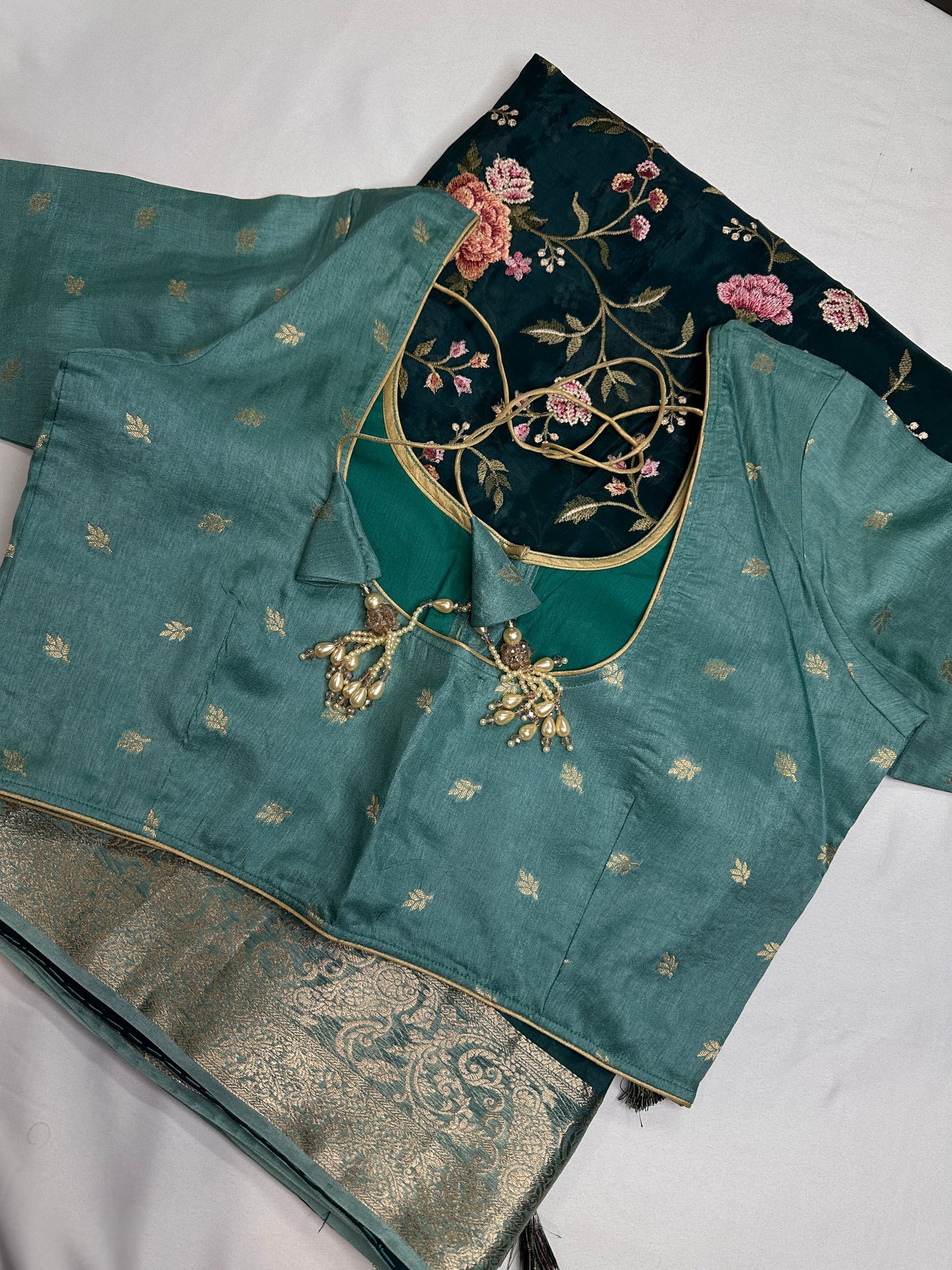 Floral Embroidery Crepe Tissue Saree