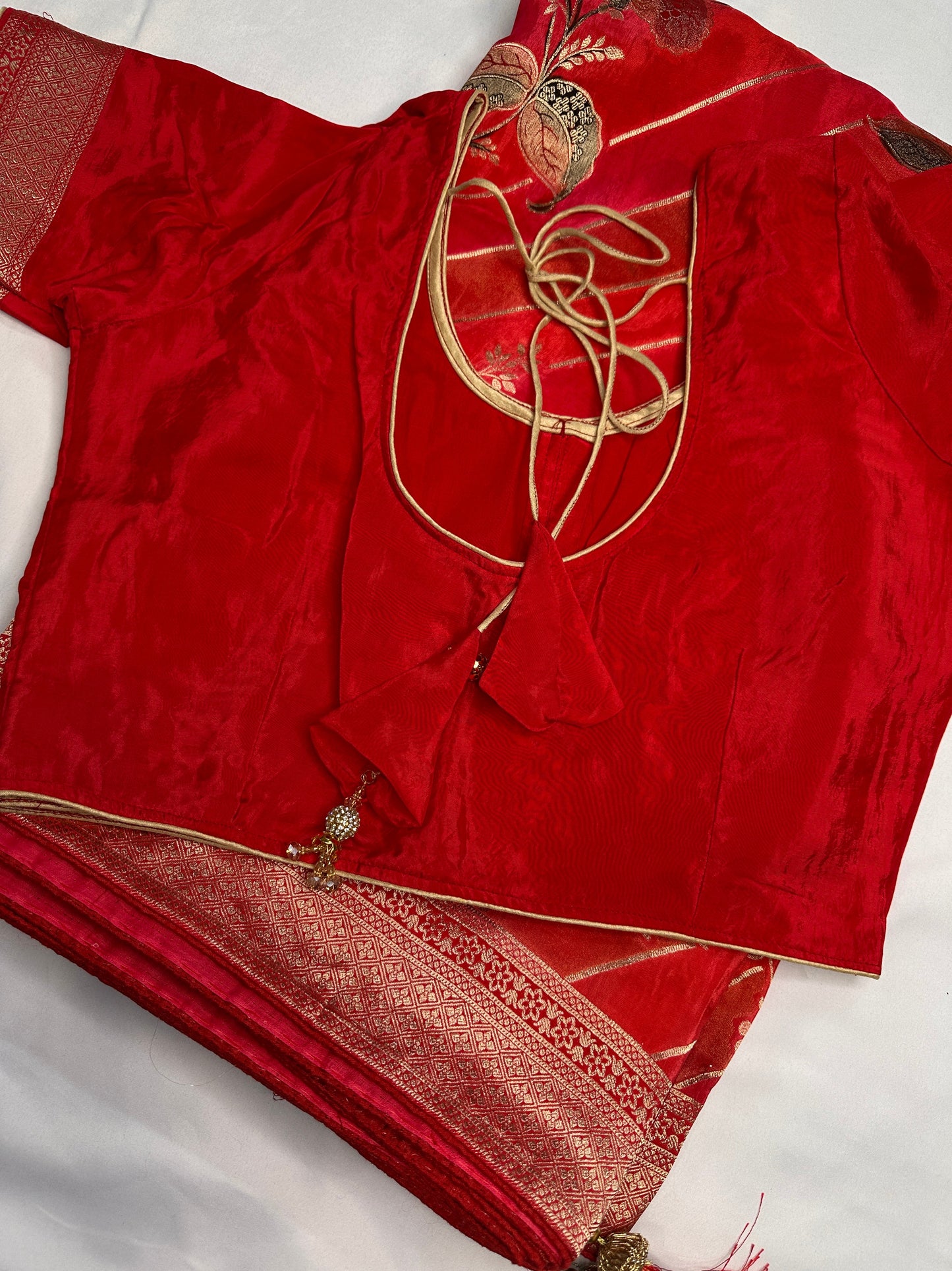 Red Banarsi Crepe Floral Lehriya Weaving Saree