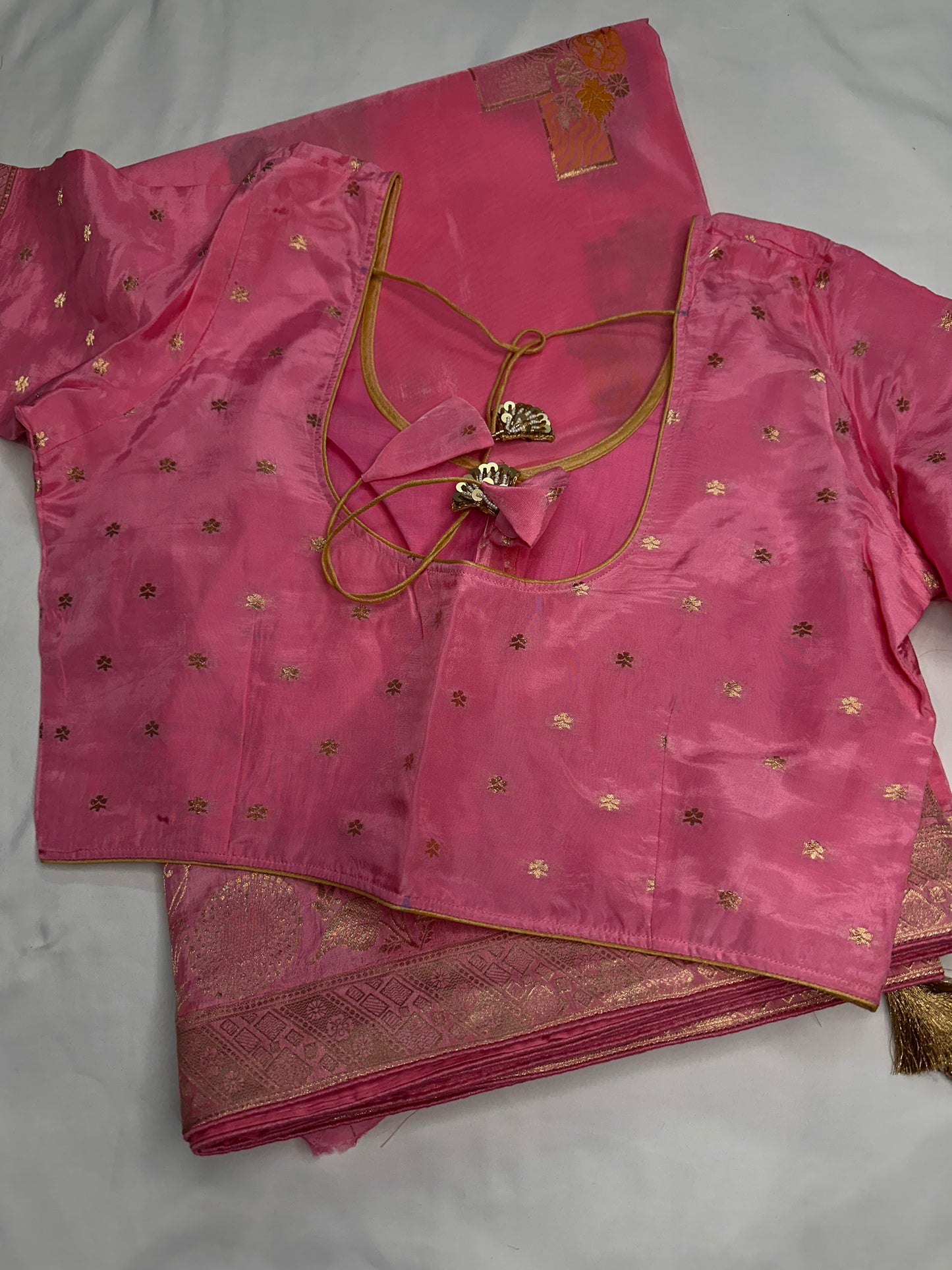 Pink Banarsi Crepe Floral  Weaving Saree