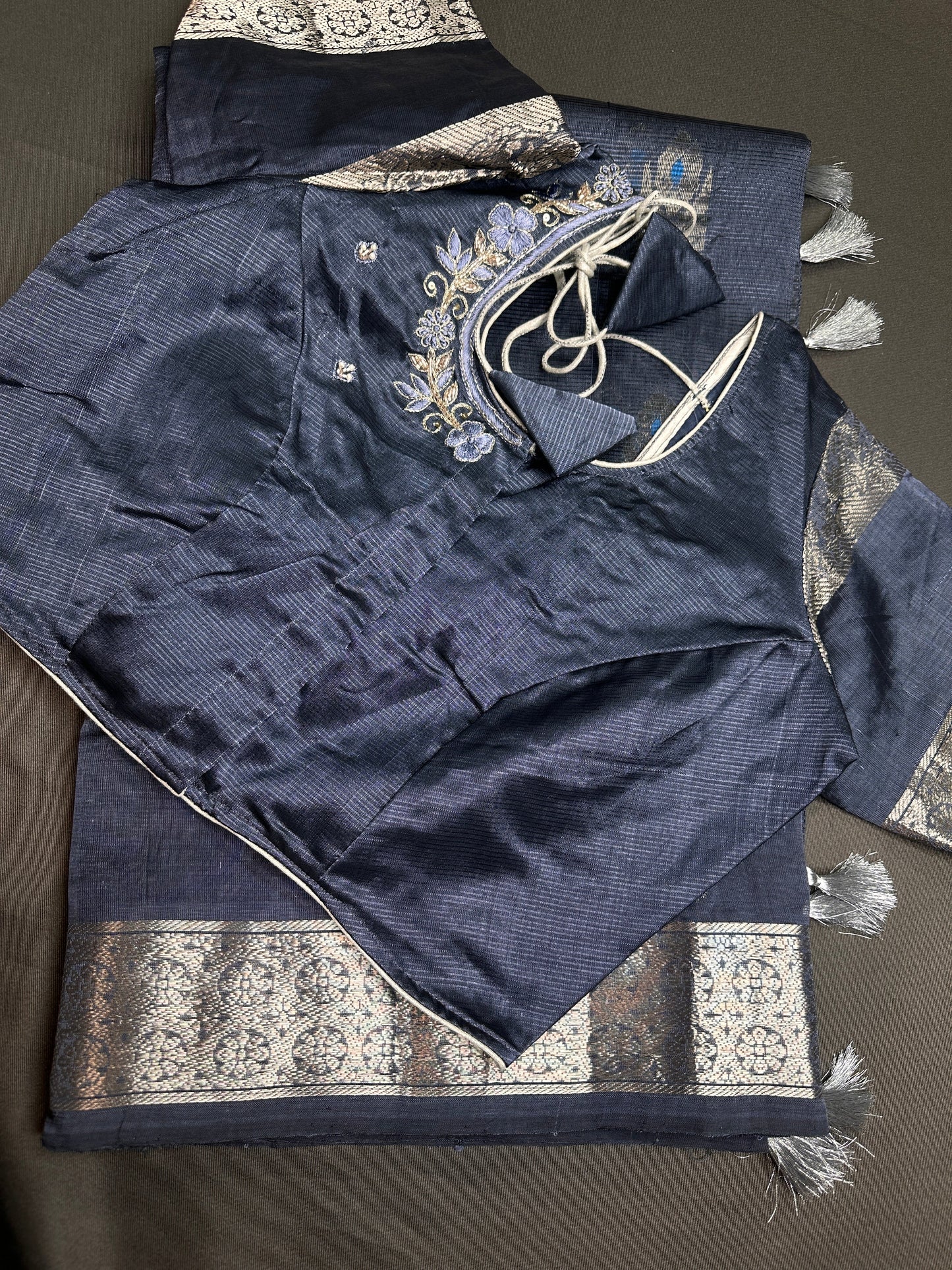 Gray Mangalgiri Pure Silk Handloom Saree