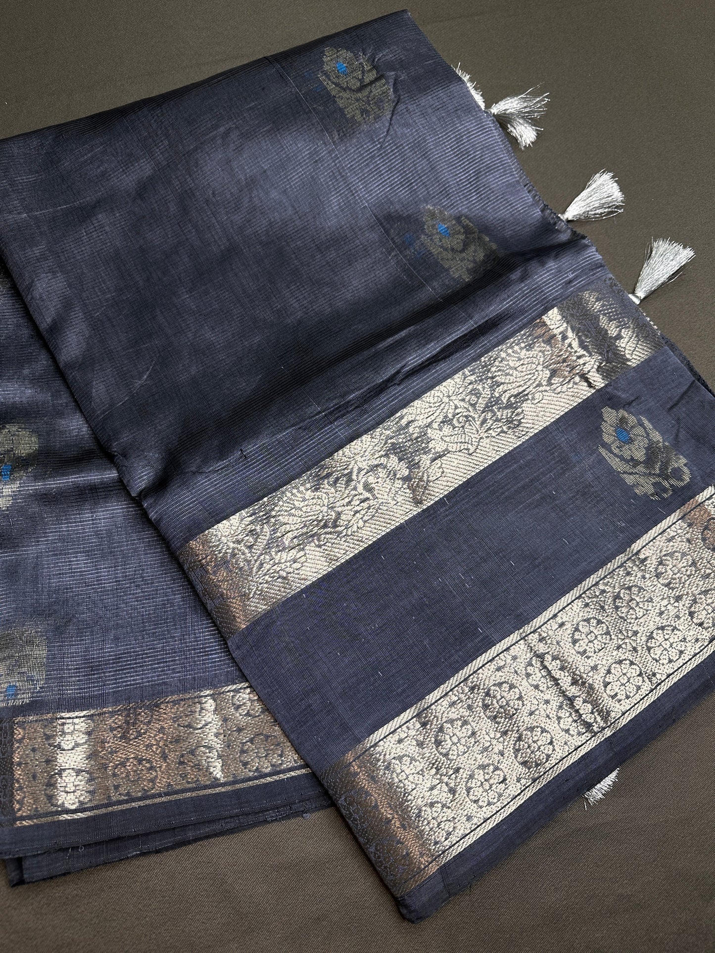 Gray Mangalgiri Pure Silk Handloom Saree