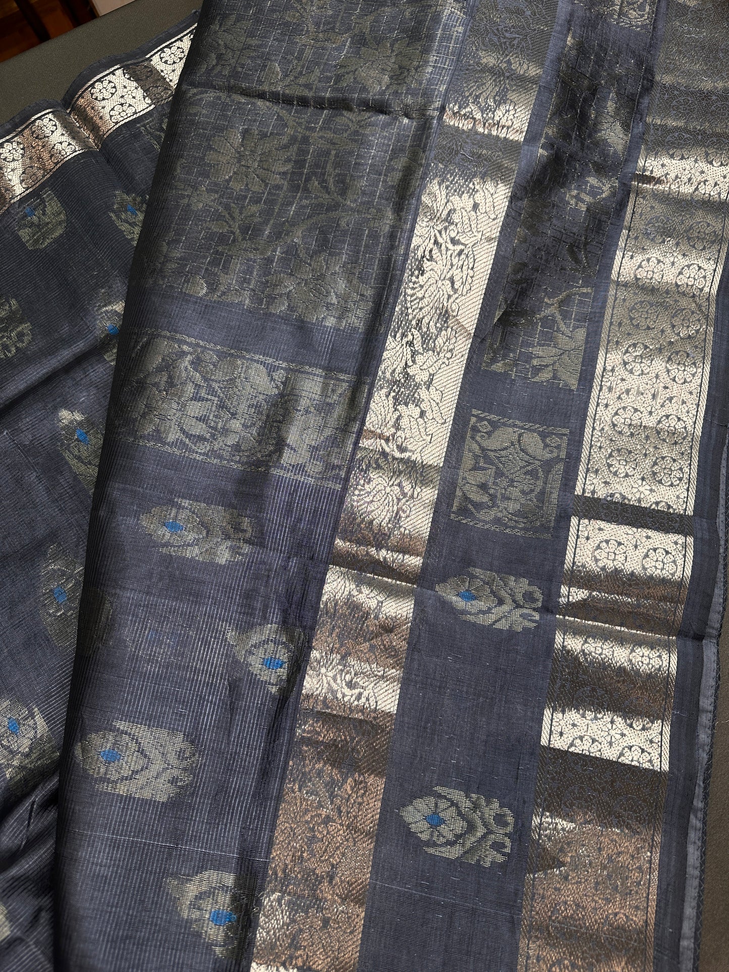 Gray Mangalgiri Pure Silk Handloom Saree
