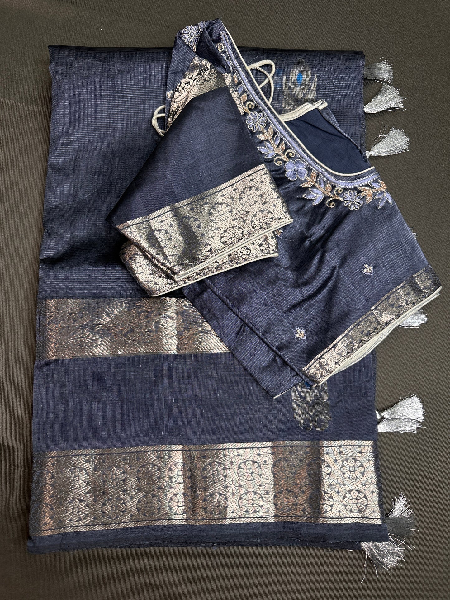 Gray Mangalgiri Pure Silk Handloom Saree