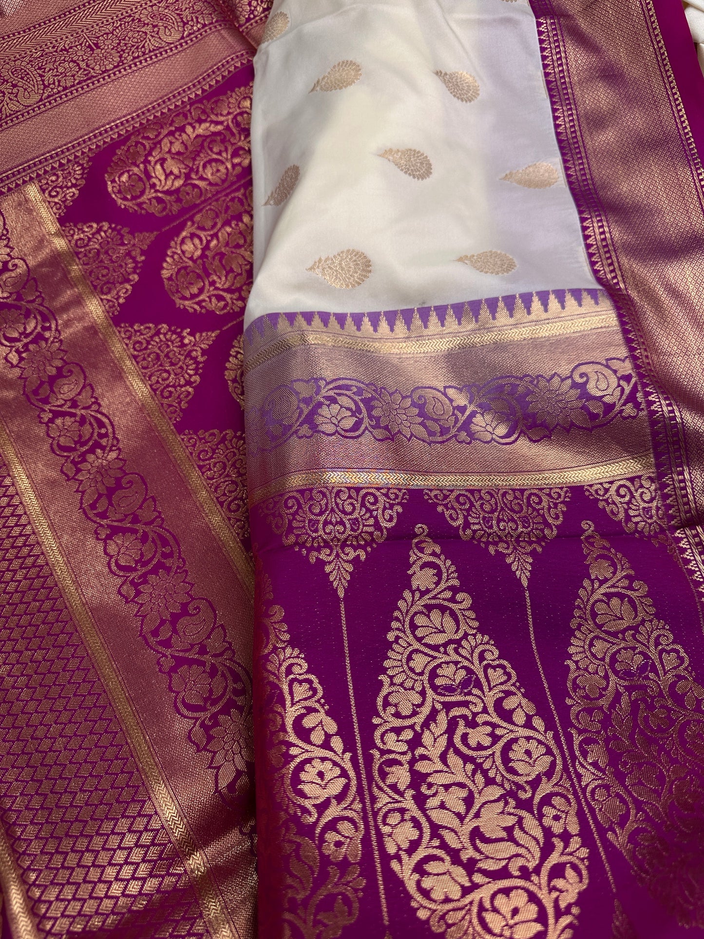 Cream Pink Semi Gadwal Saree