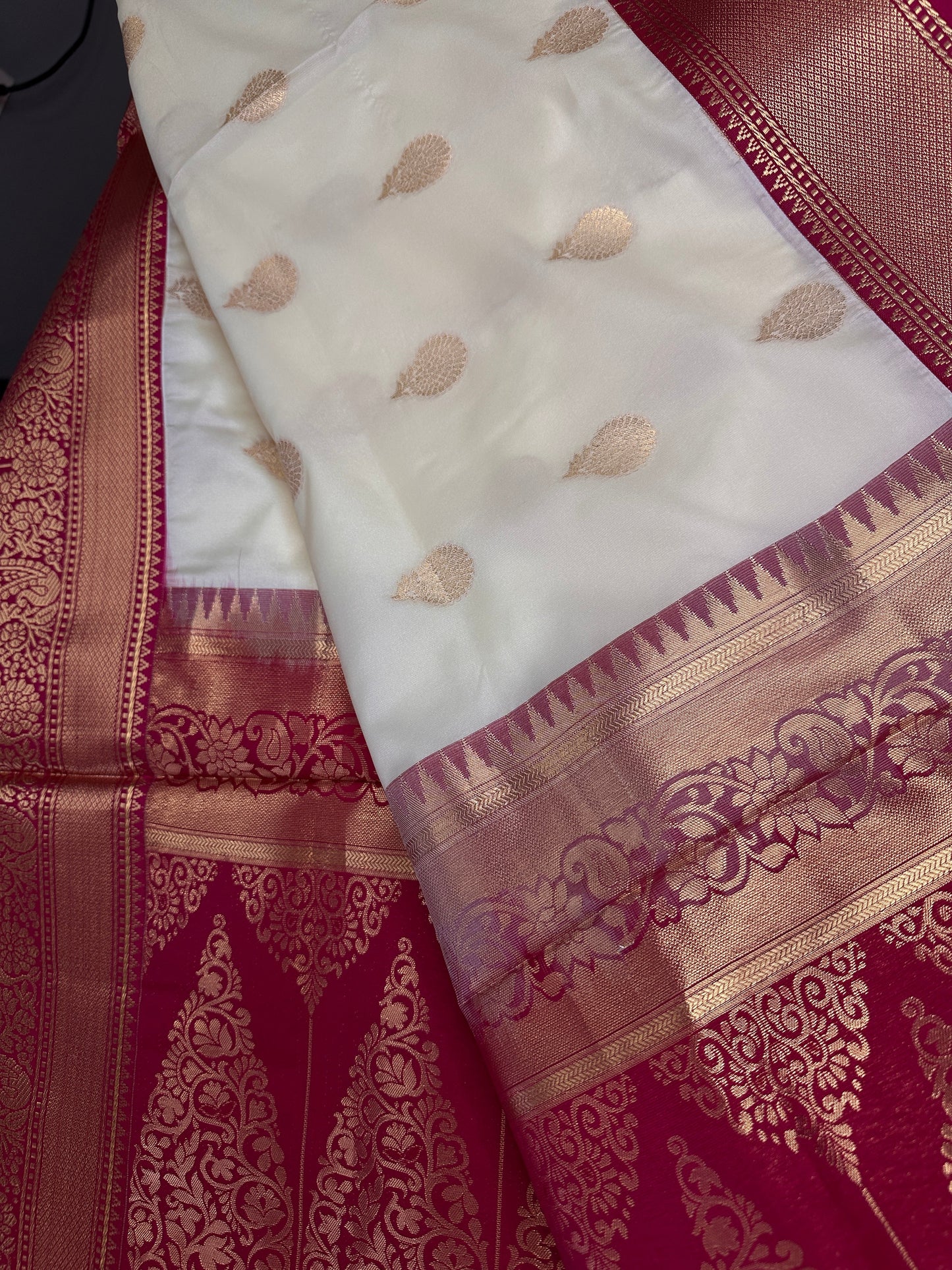 Cream Pink Semi Gadwal Saree