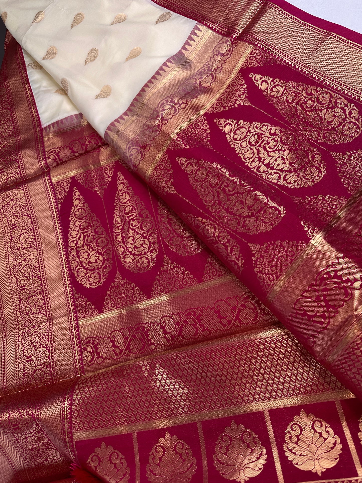 Cream Pink Semi Gadwal Saree