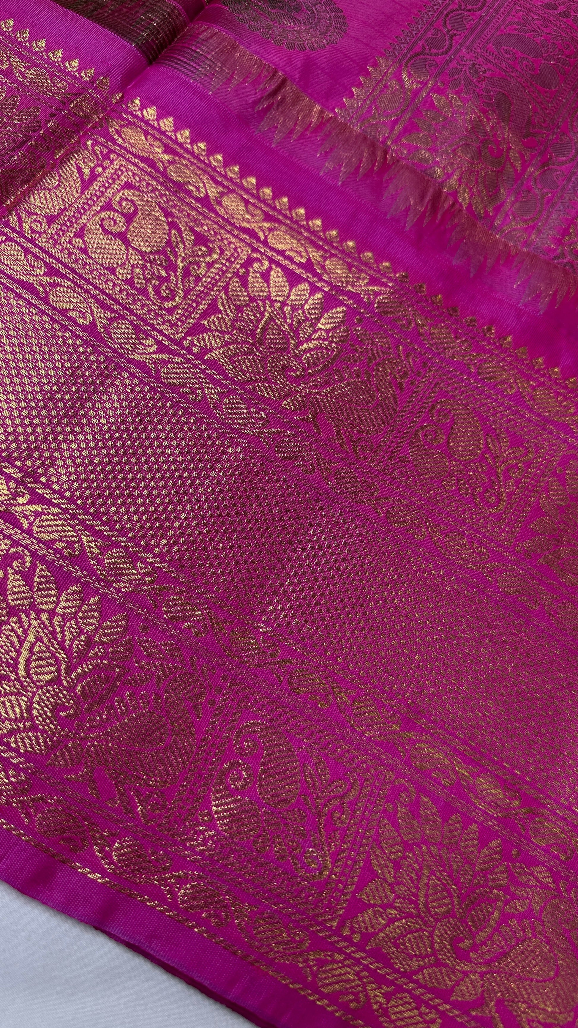 Check Semi Gadwal Silk Green Pink Saree - 