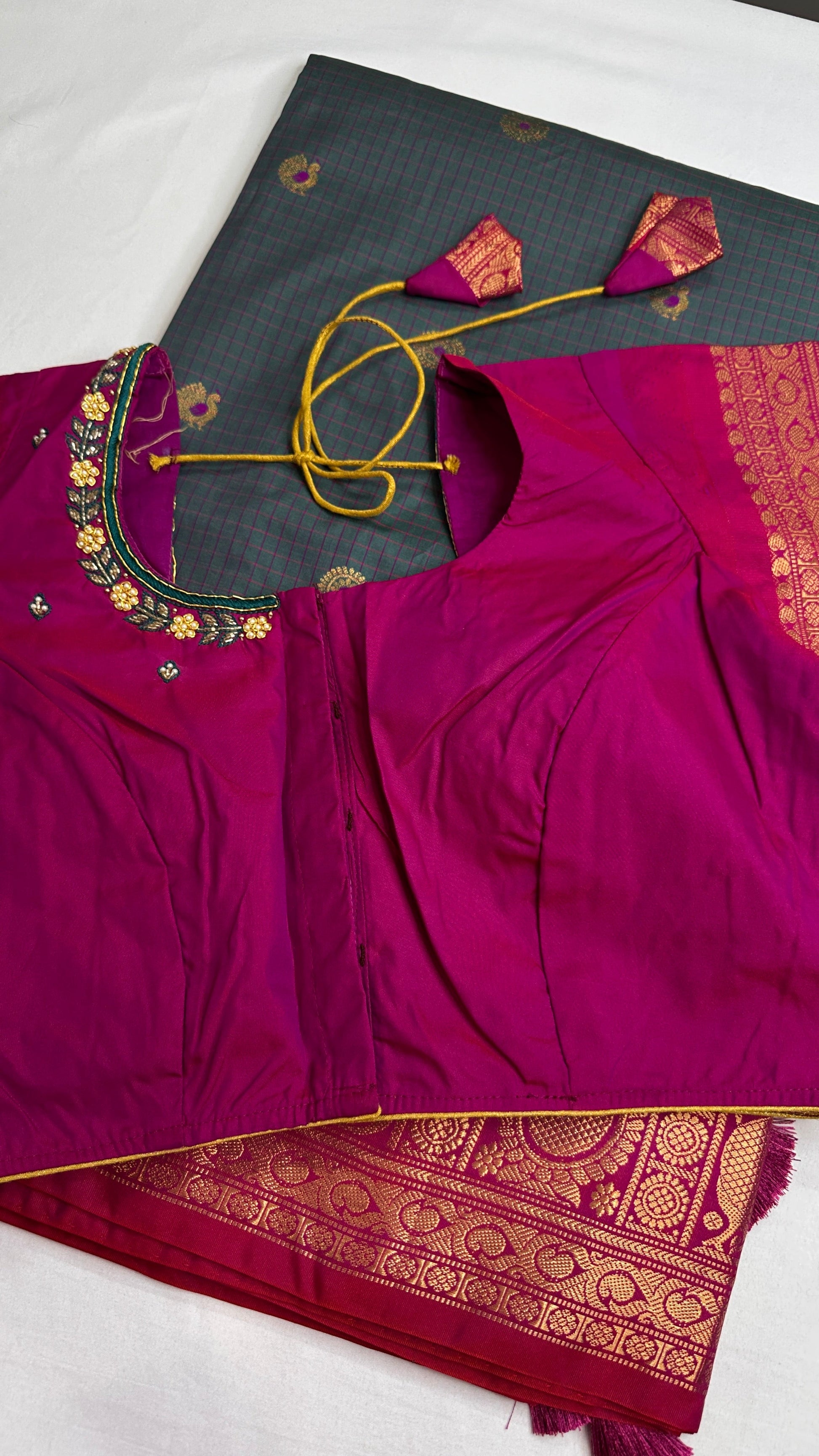 Check Semi Gadwal Silk Green Pink Saree - 