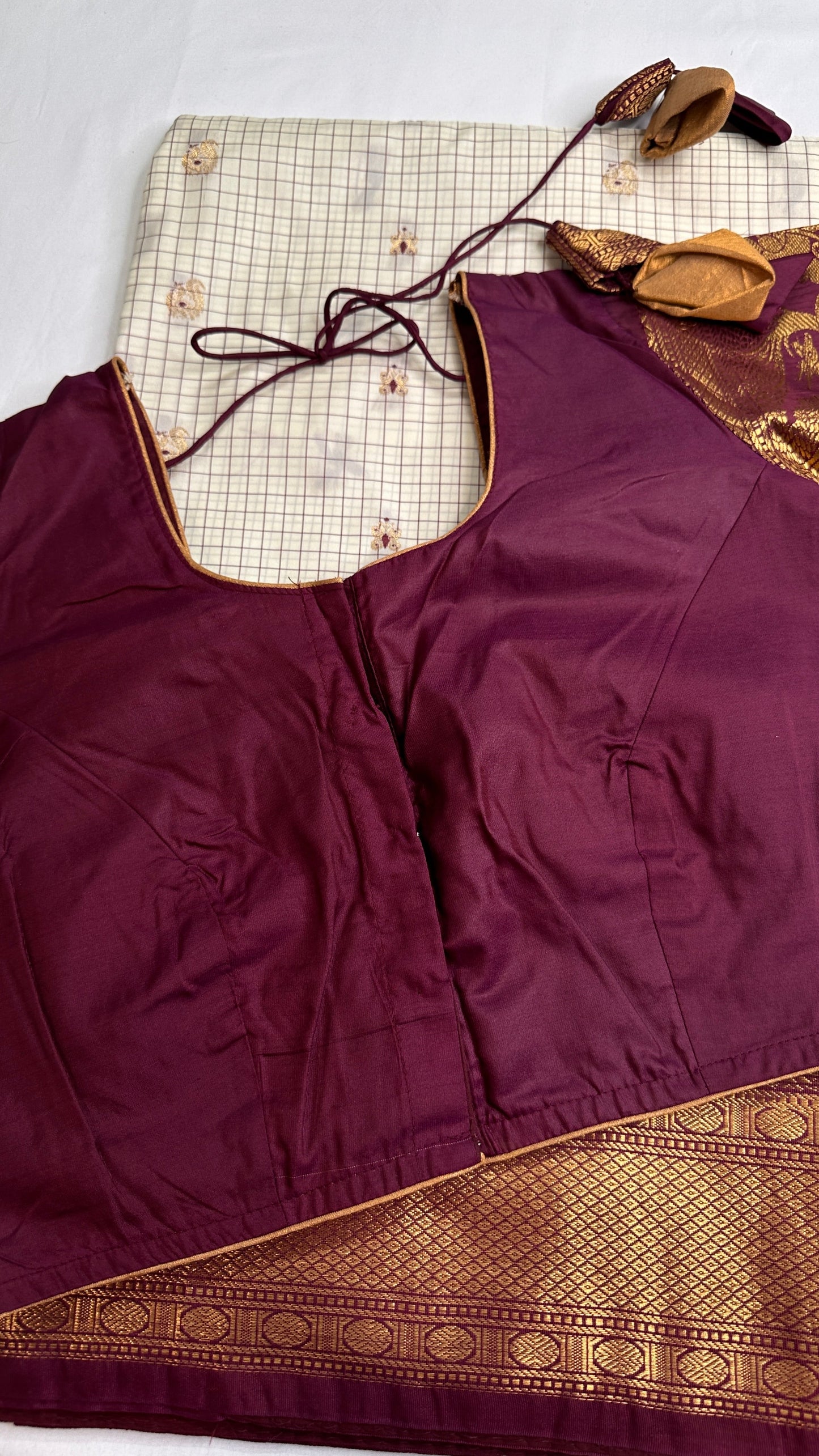 Check Semi Gadwal Silk Half White Maroon Saree - 