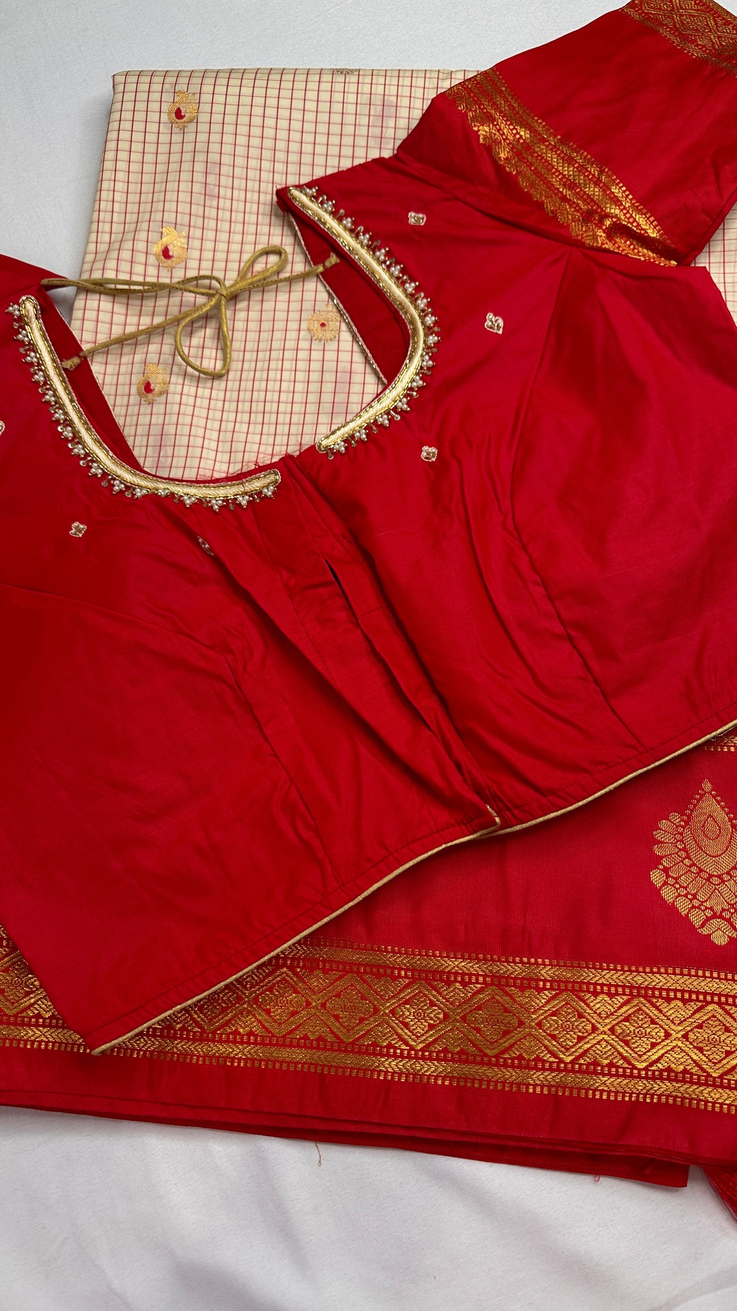 Cream Red Semi Gadwal Silk Saree - 