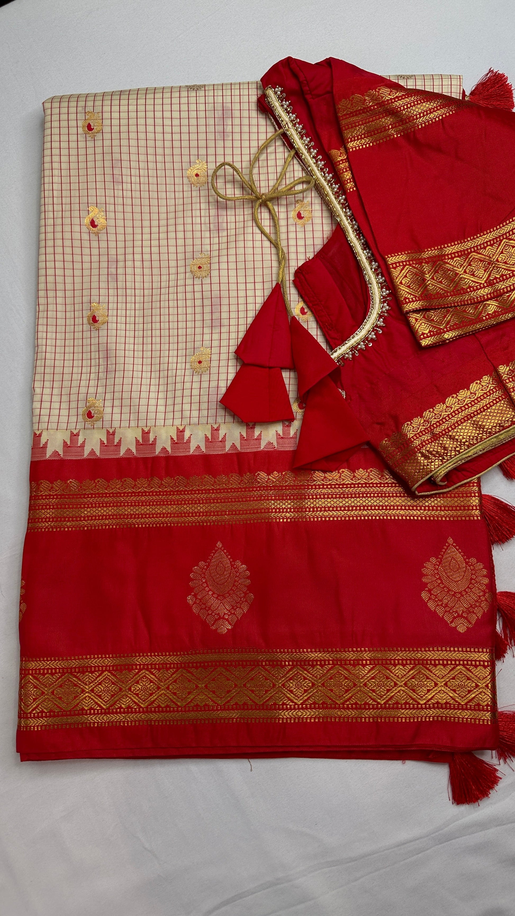 Cream Red Semi Gadwal Silk Saree - 