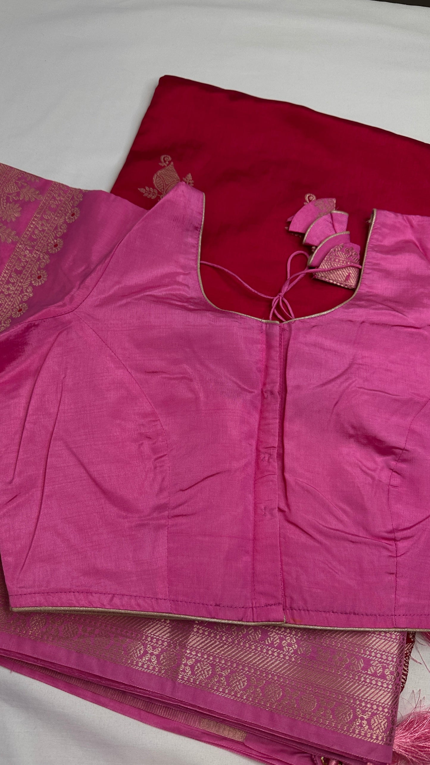 Pink Raw Mango Light Weight Silk Saree - 