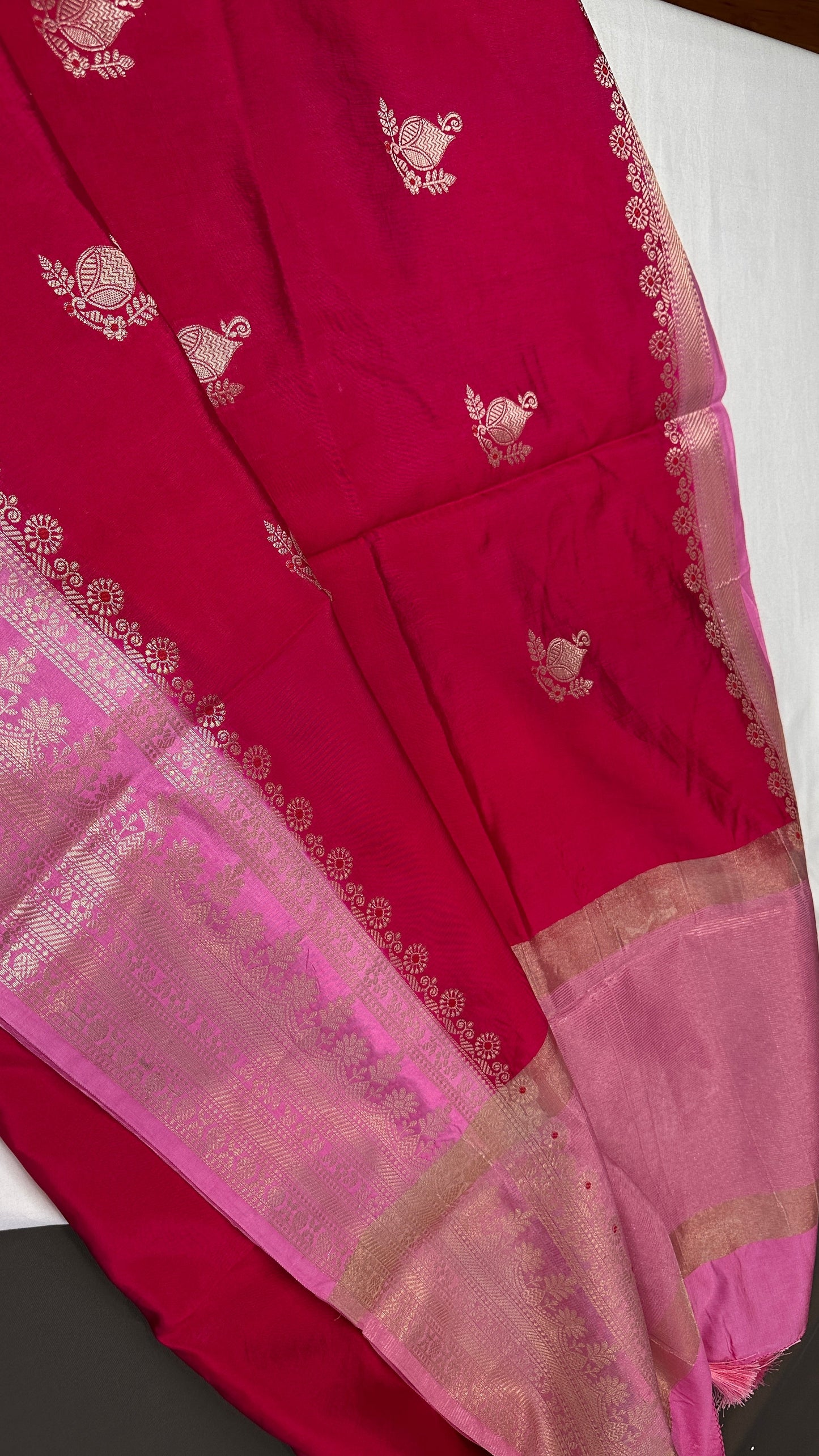Pink Raw Mango Light Weight Silk Saree - 