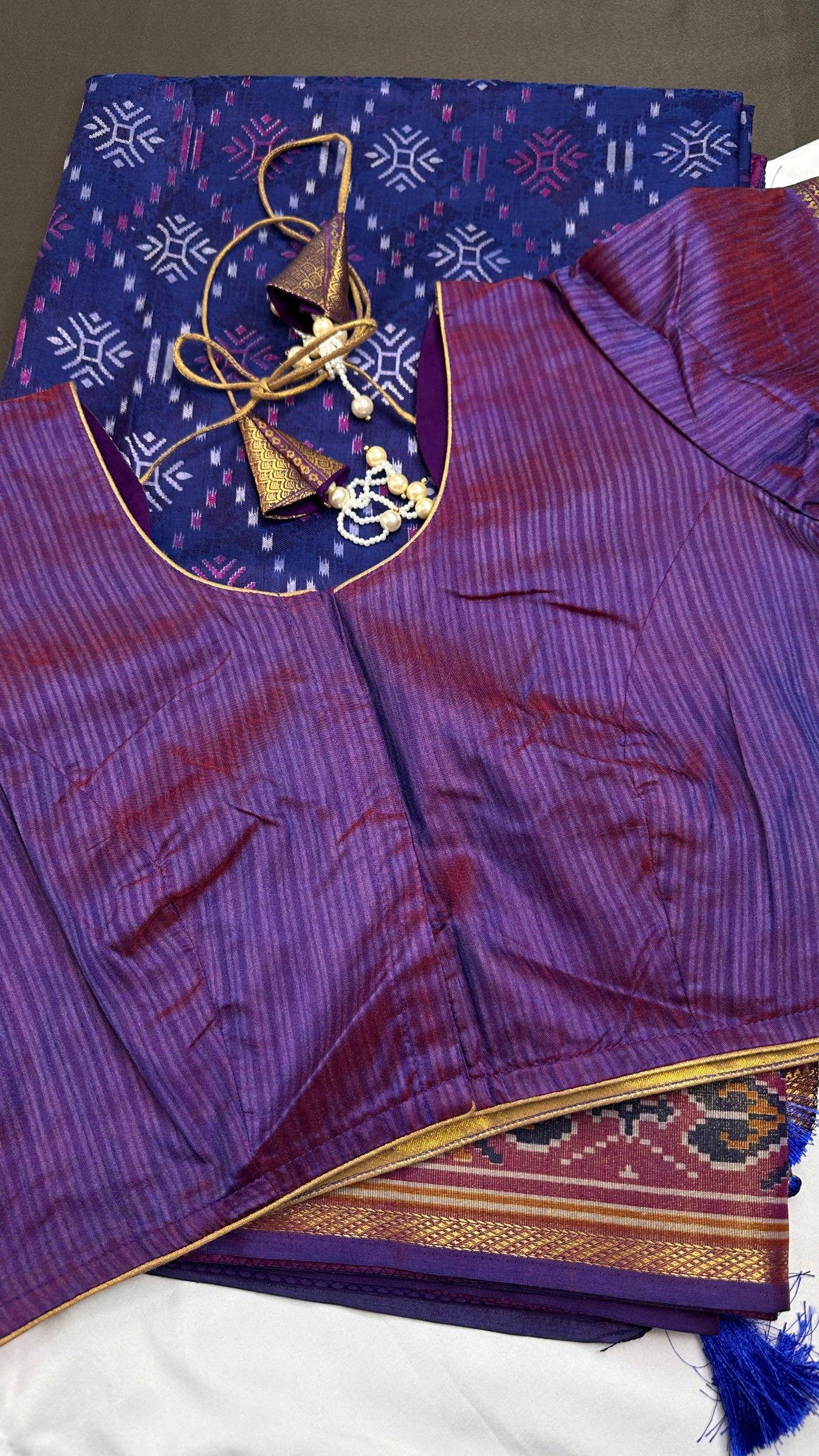 Blue Pink Patola Ikkat Light Weight Silk Saree - 