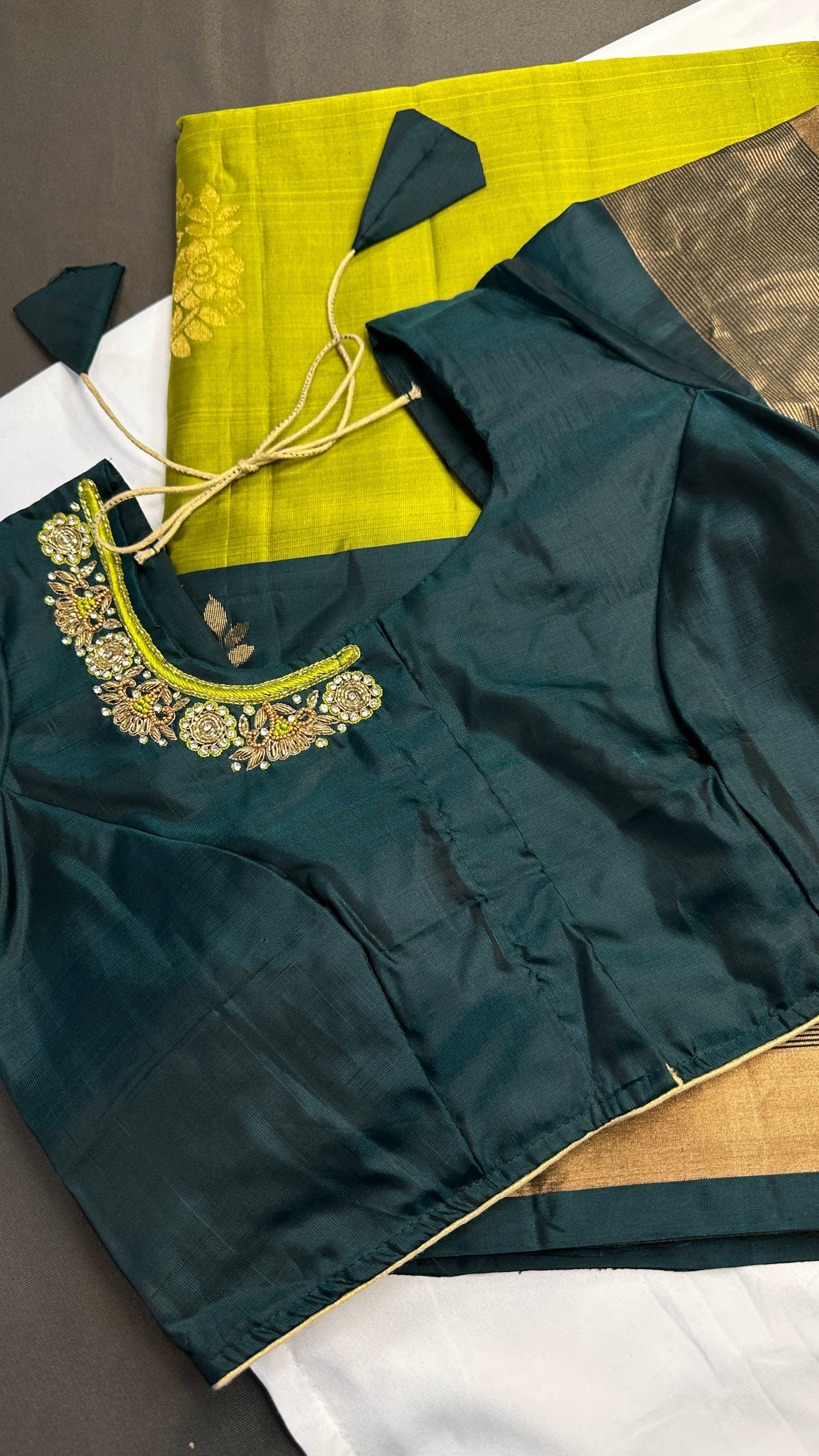 Pure Silk Handloom Dharmavaram Pattu Light Weight Saree - 