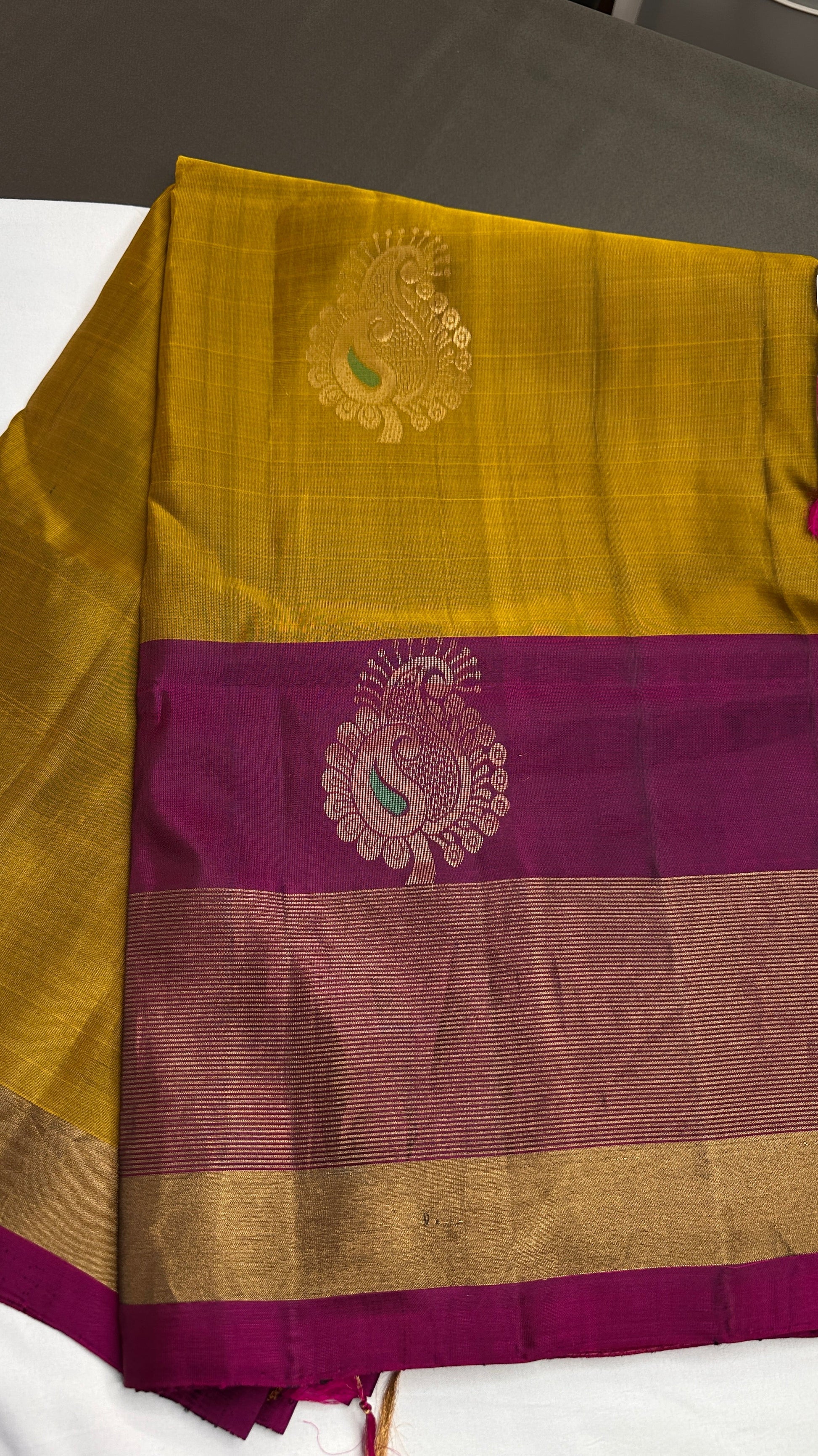 Pure Silk Handloom Dharmavaram Pattu Light Weight Saree - 