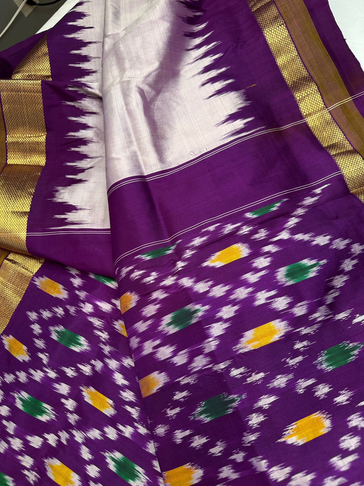 Pure Silk Handloom Pochampally Ikkat Purple Saree - 
