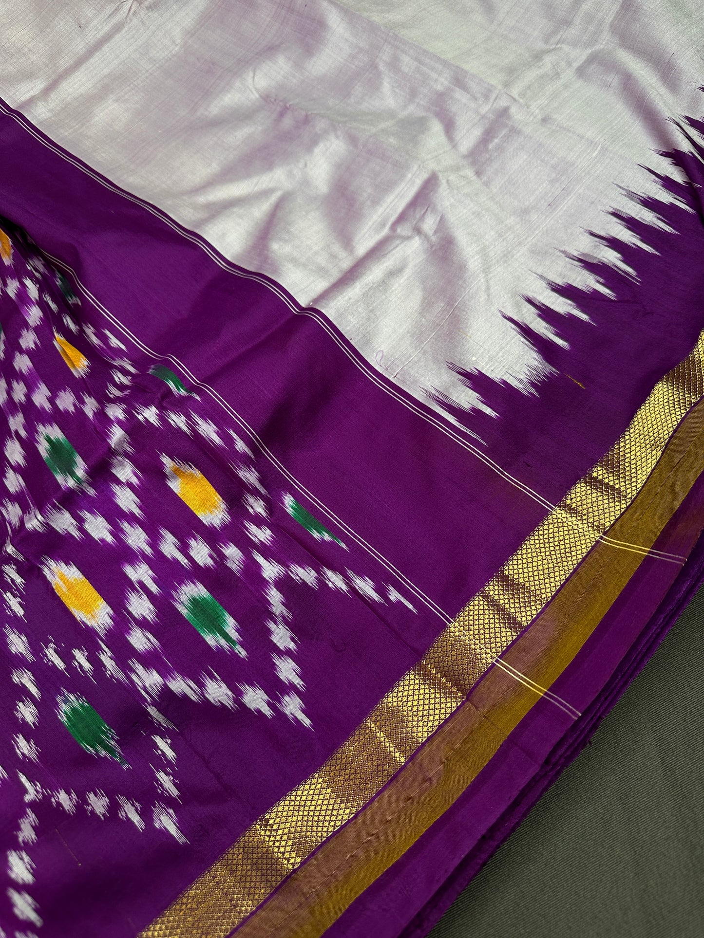 Pure Silk Handloom Pochampally Ikkat Purple Saree - 