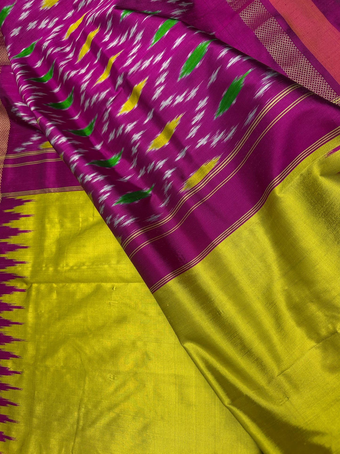 Pure Silk Handloom Pochampally Ikkat Green Saree - 