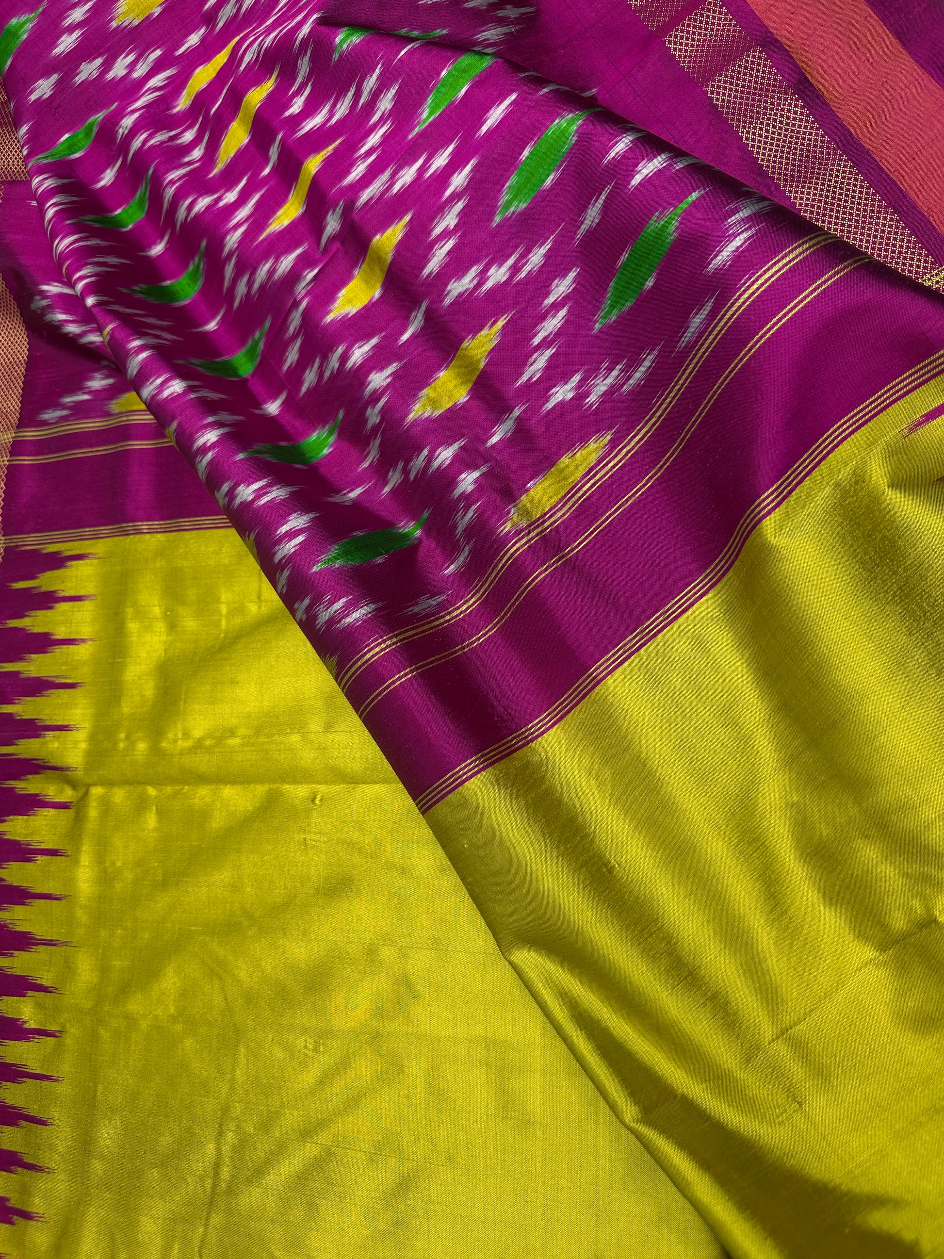 Pure Silk Handloom Pochampally Ikkat Green Saree - 