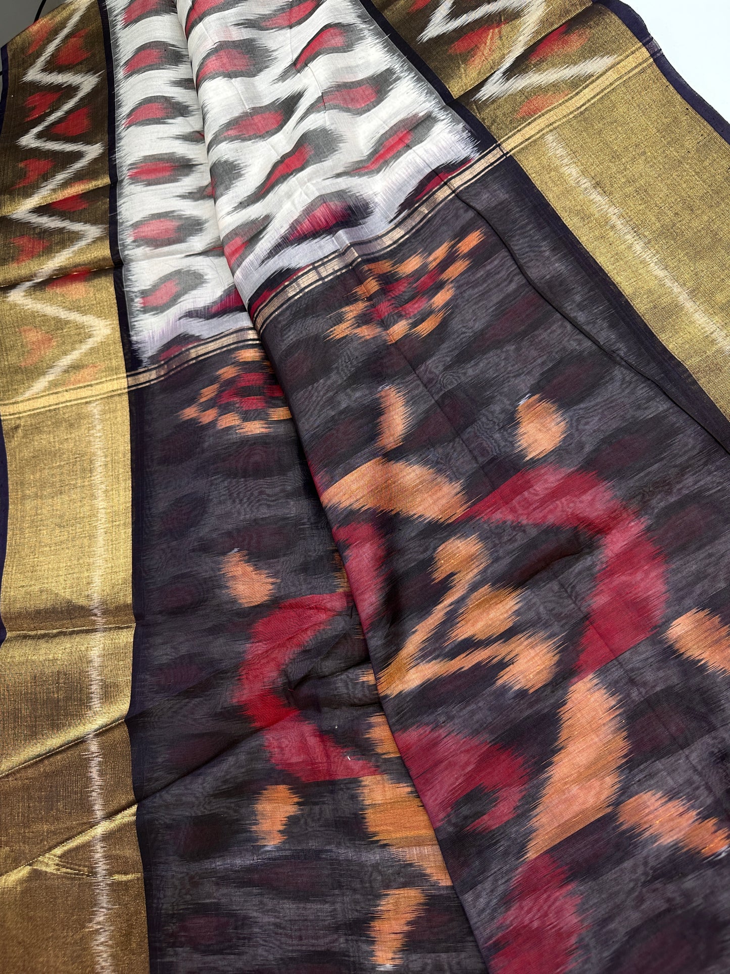 Pure Cotton Silk Pochampally Beige Ikkat Saree - 