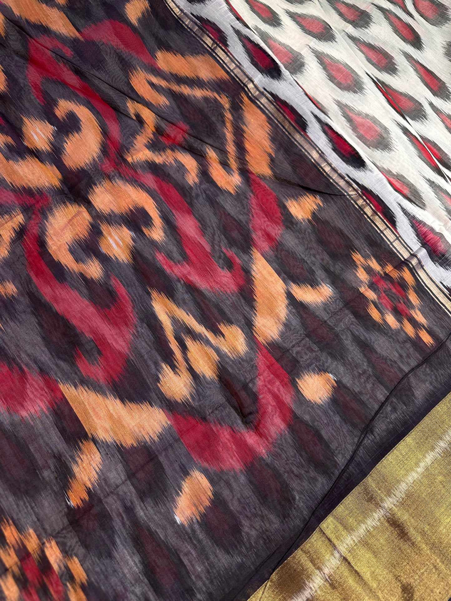 Pure Cotton Silk Pochampally Beige Ikkat Saree - 