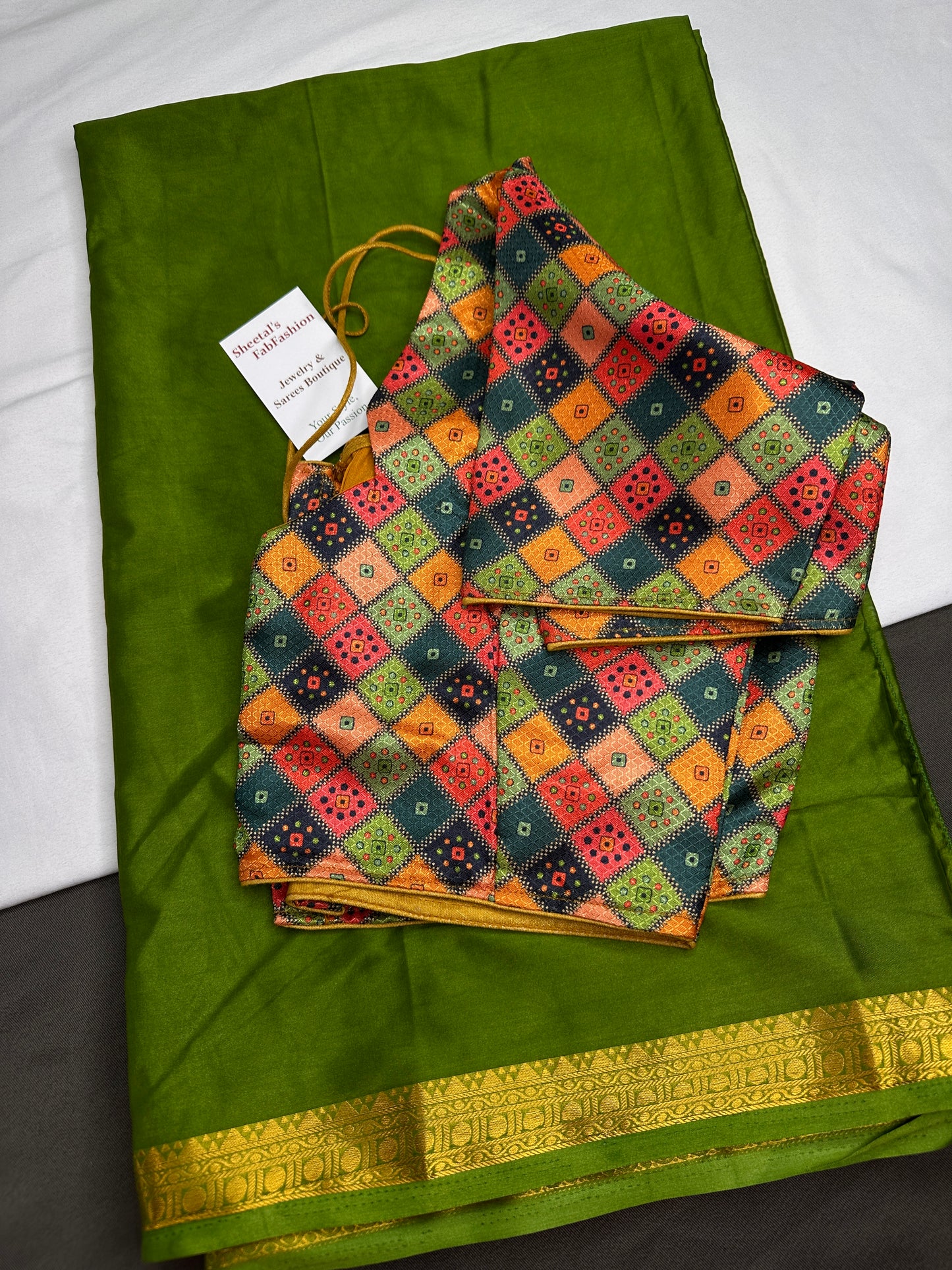 Mysore Crepe Green Semi Silk with 2 Blouses - 