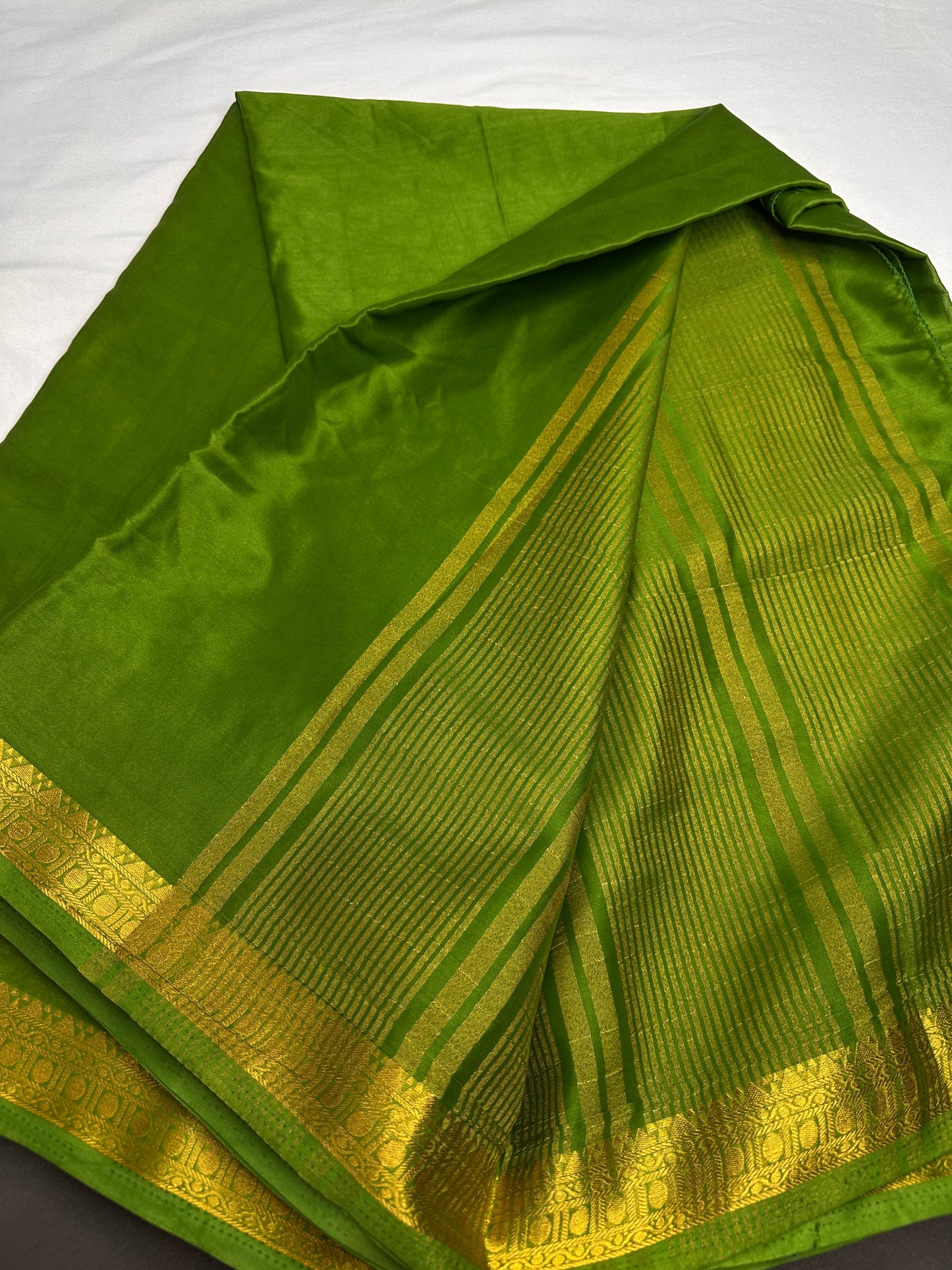 Mysore Crepe Green Semi Silk with 2 Blouses - 