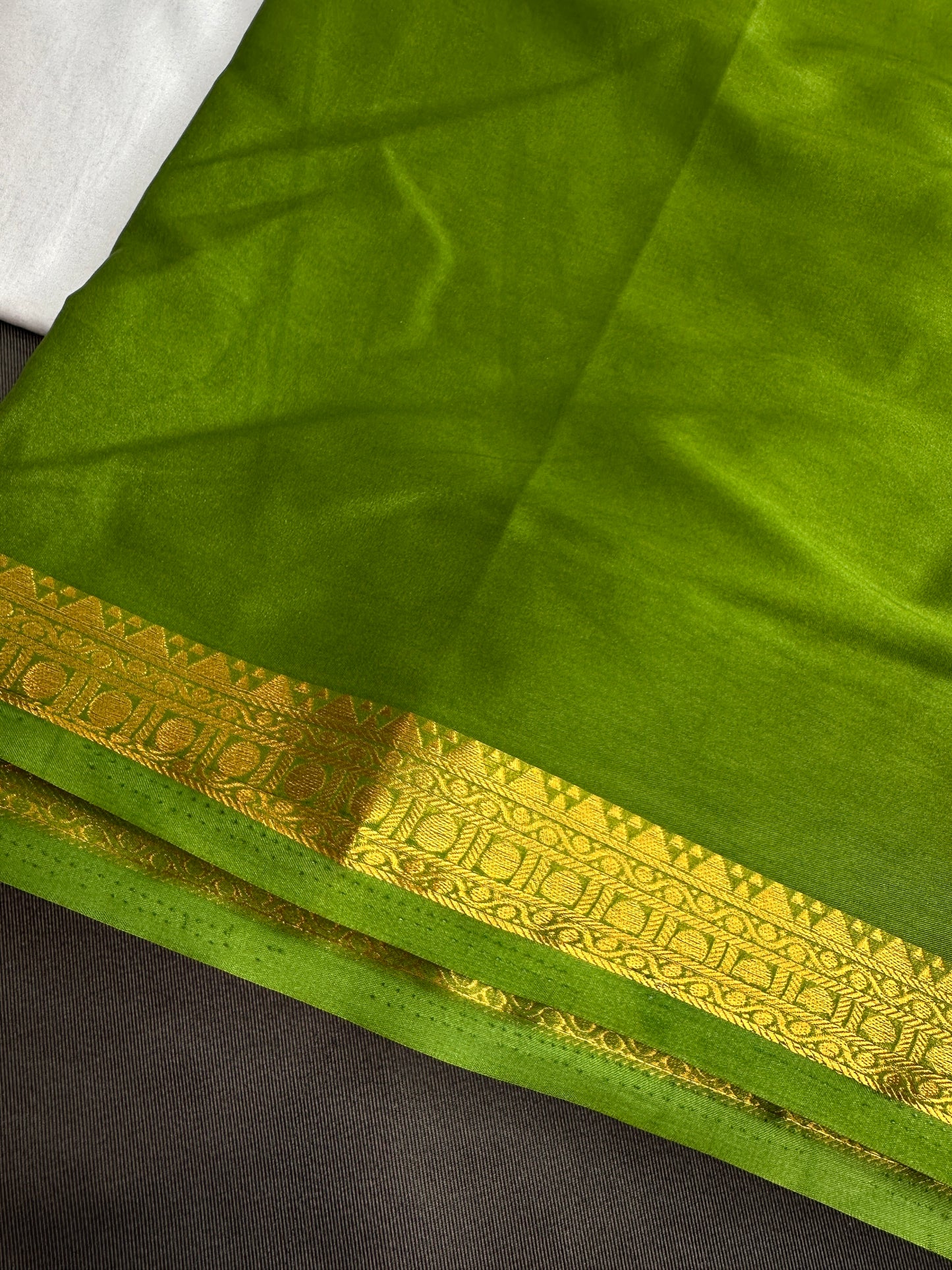 Mysore Crepe Green Semi Silk with 2 Blouses - 