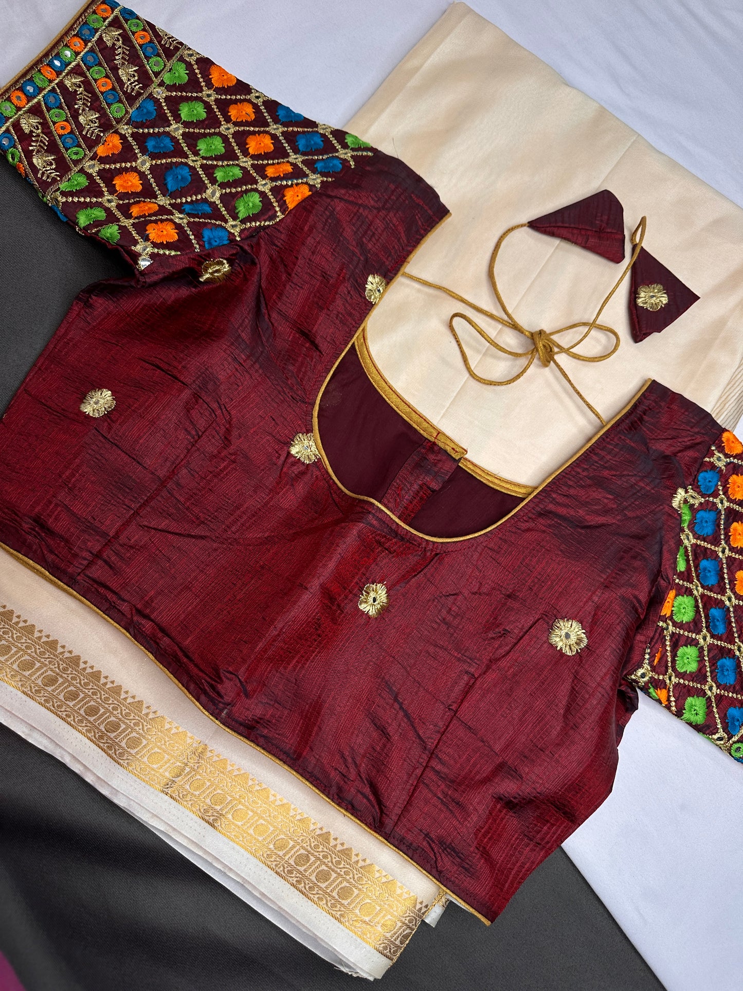 Mysore Crepe Cream Semi Silk with 2 Blouses - 
