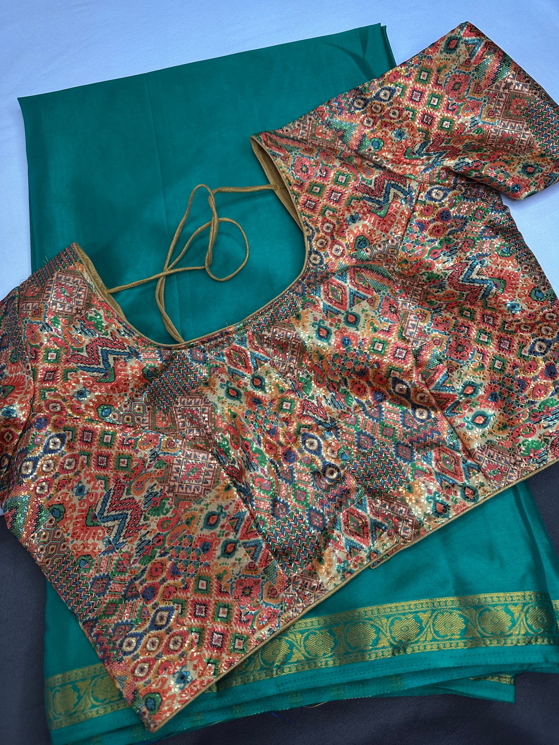 Mysore Crepe Green Semi Silk with 2 Blouses - 